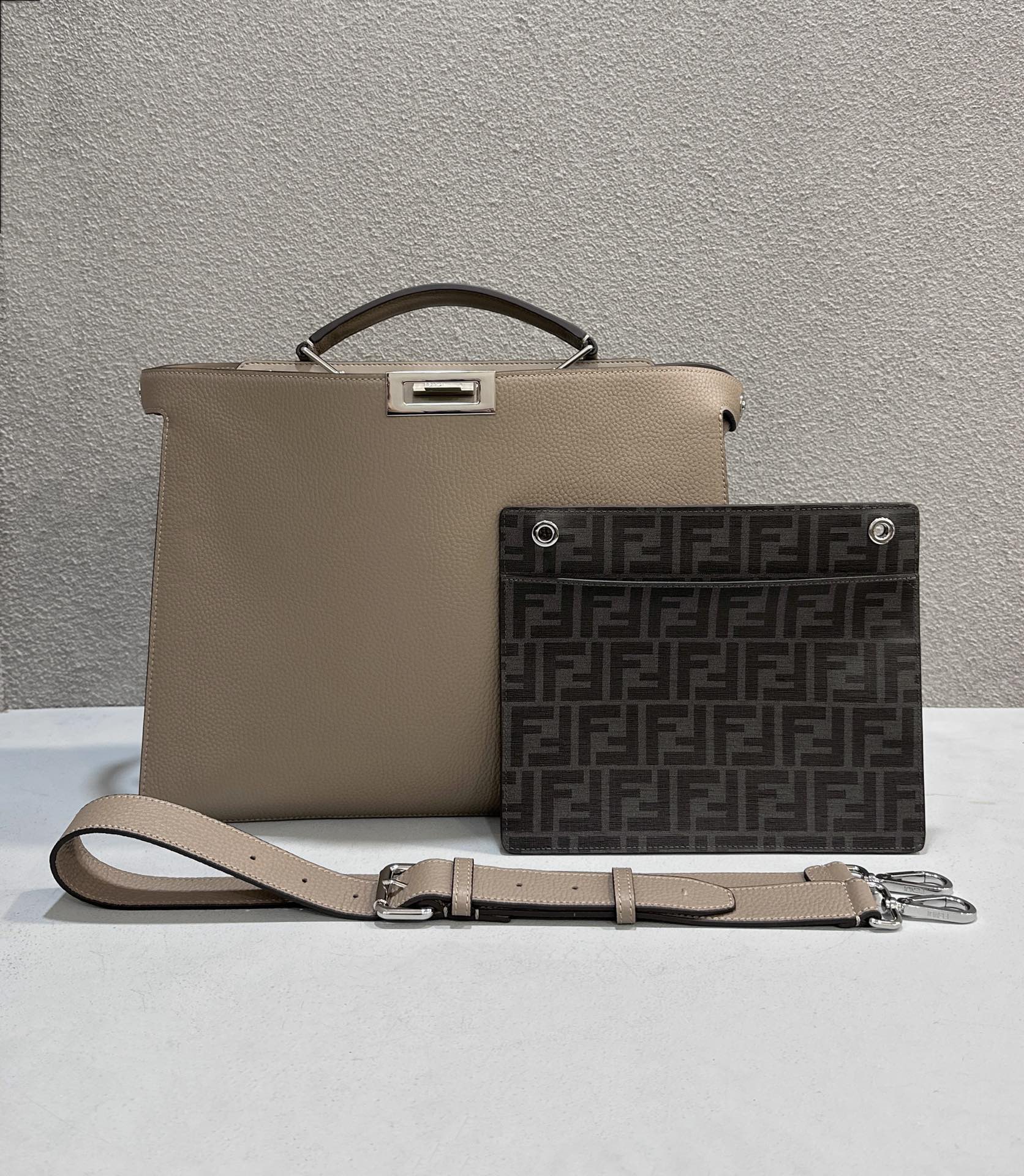 F**di peekaboo i see u handbag