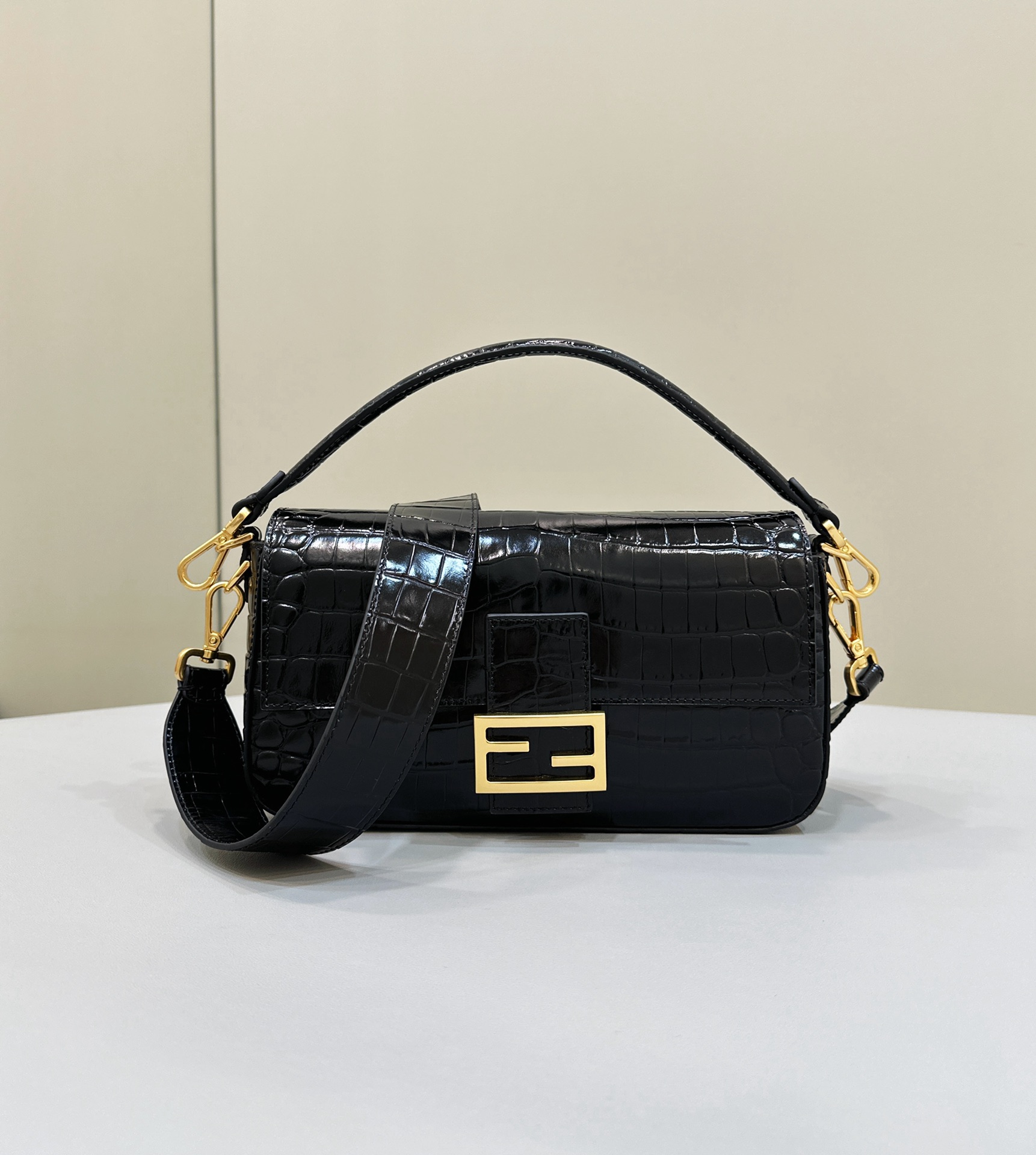 F**di baguette medium bag