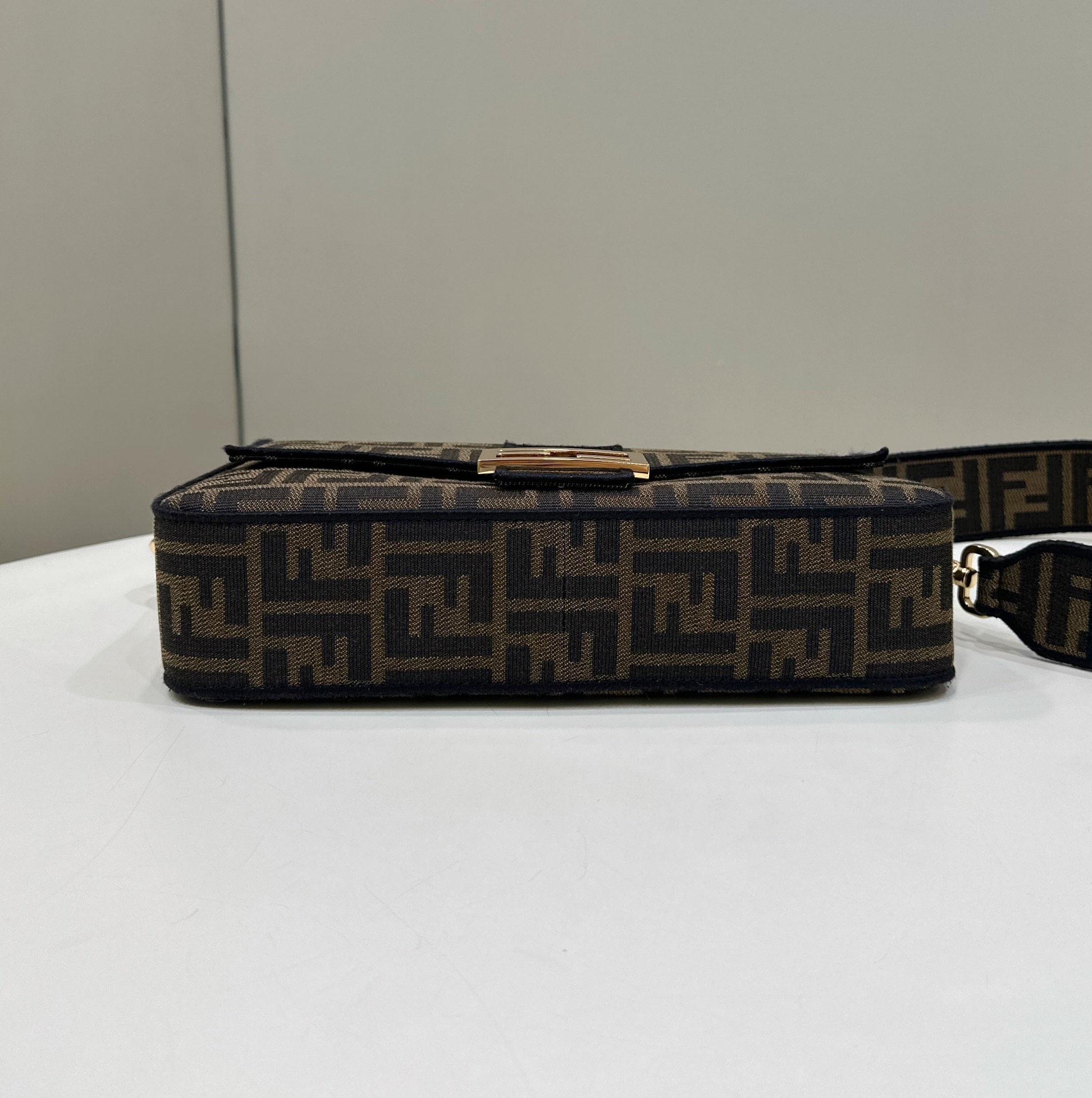 F**di baguette medium bag