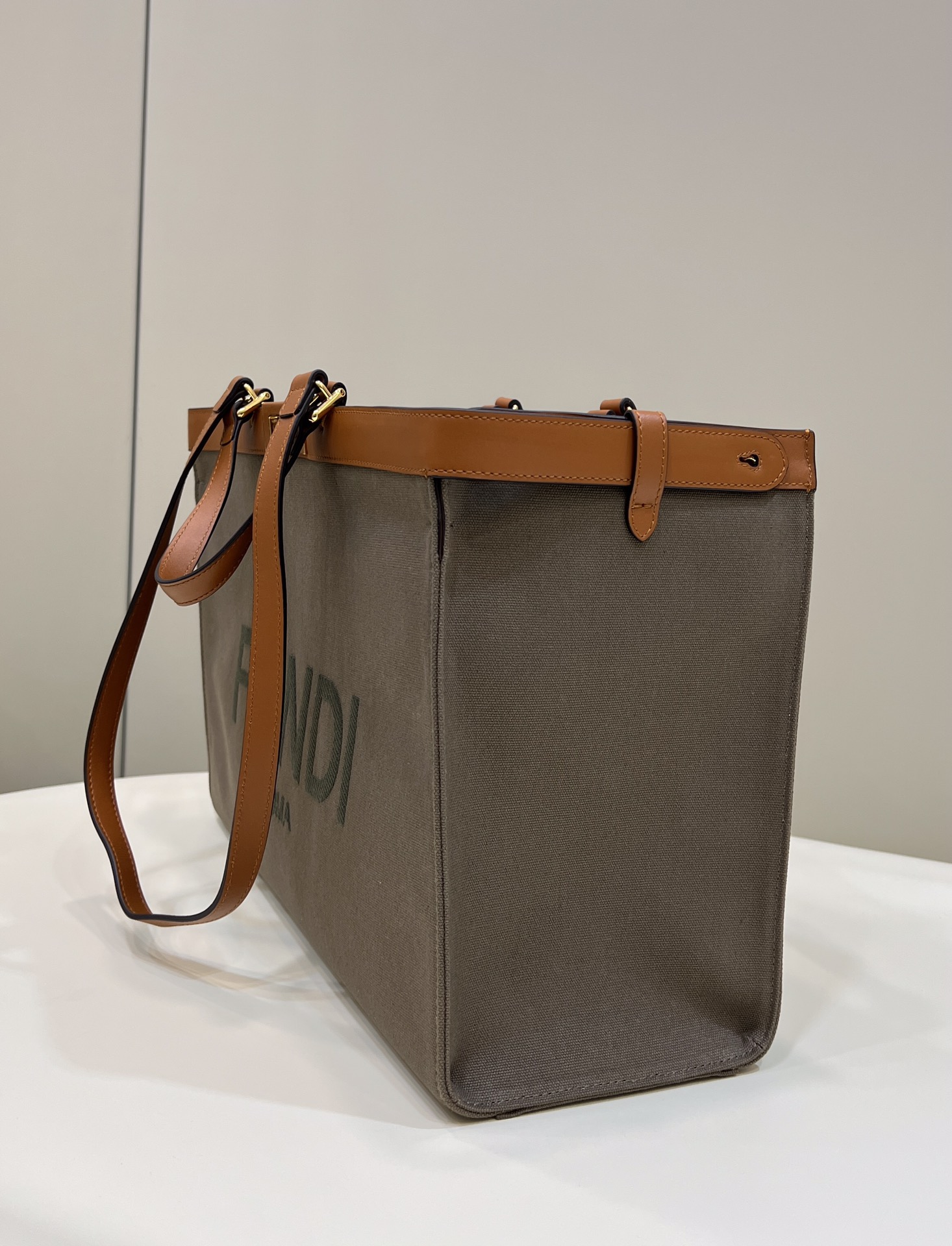 F**di peekaboo tote bag