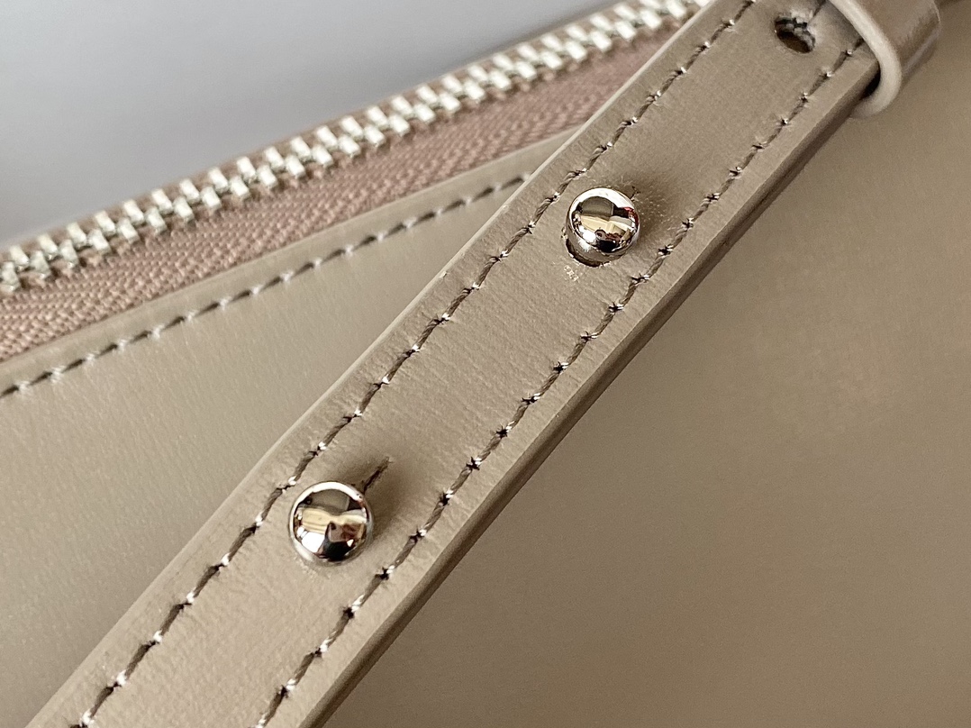 Givenchy XS Antigona Bag