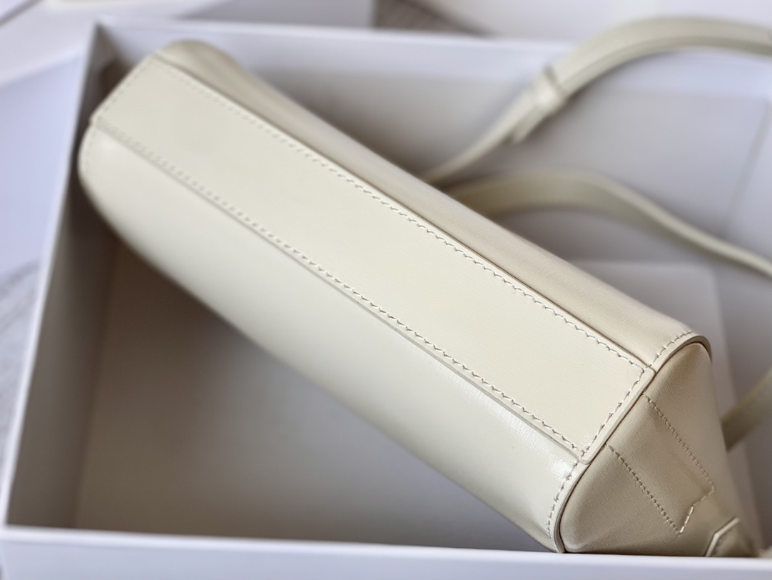 Givenchy XS Antigona Bag
