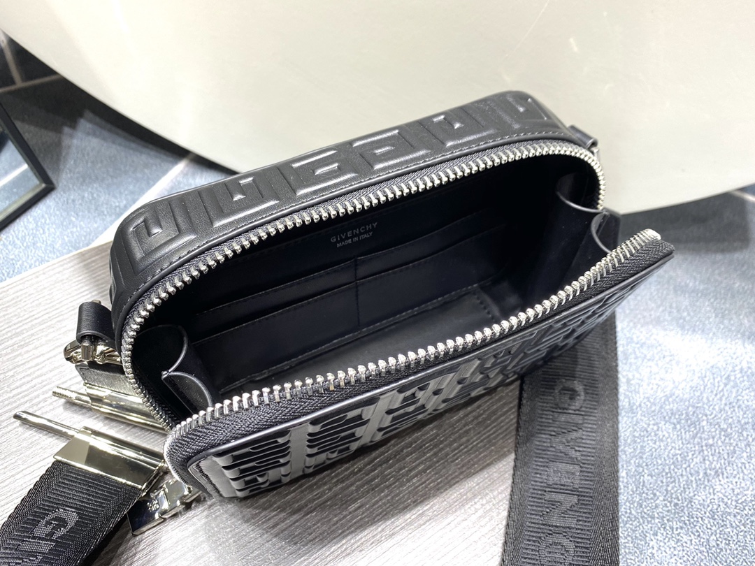Givenchy Antigona U Camera Bag