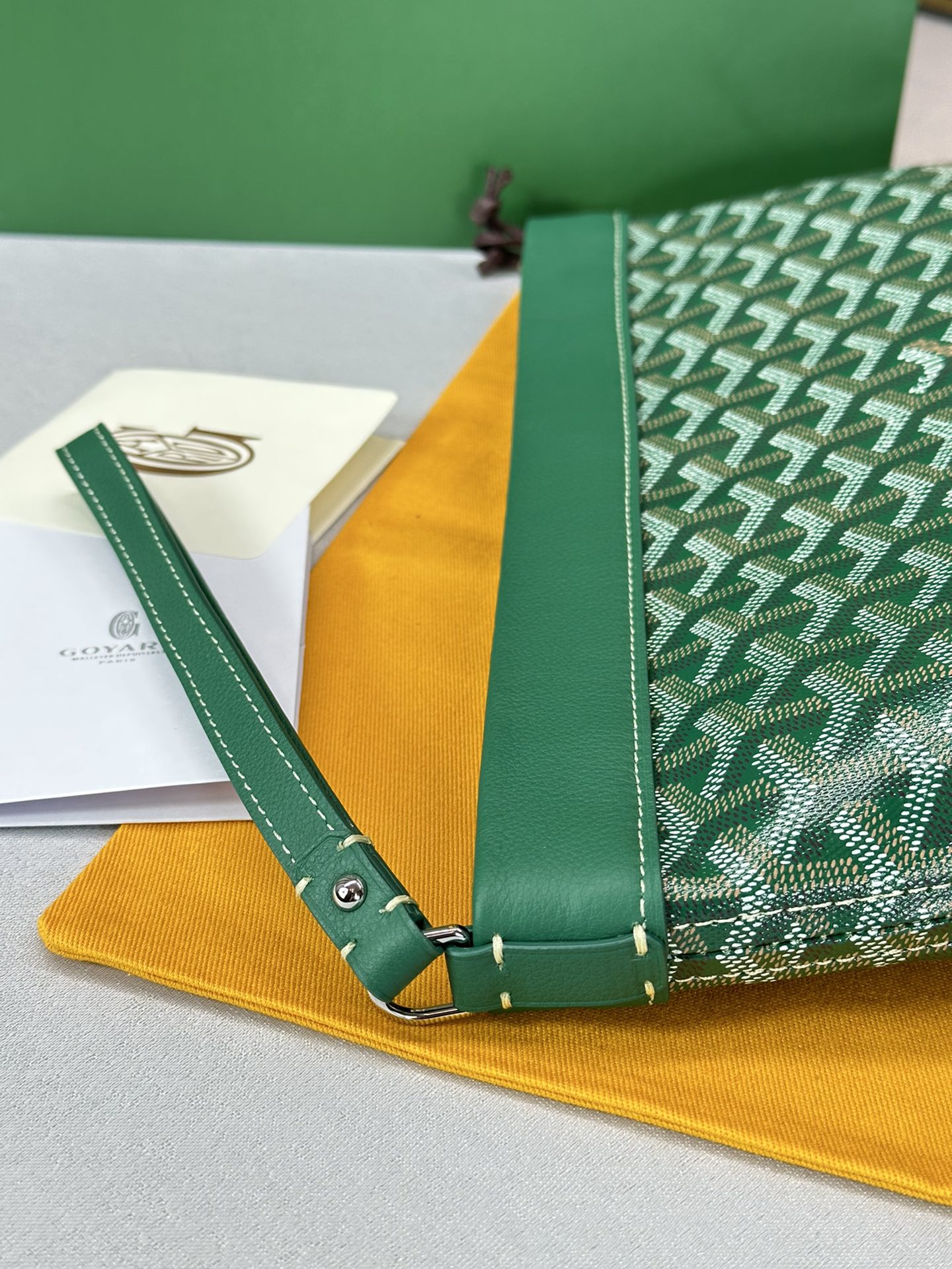 Go*ard conti handbag