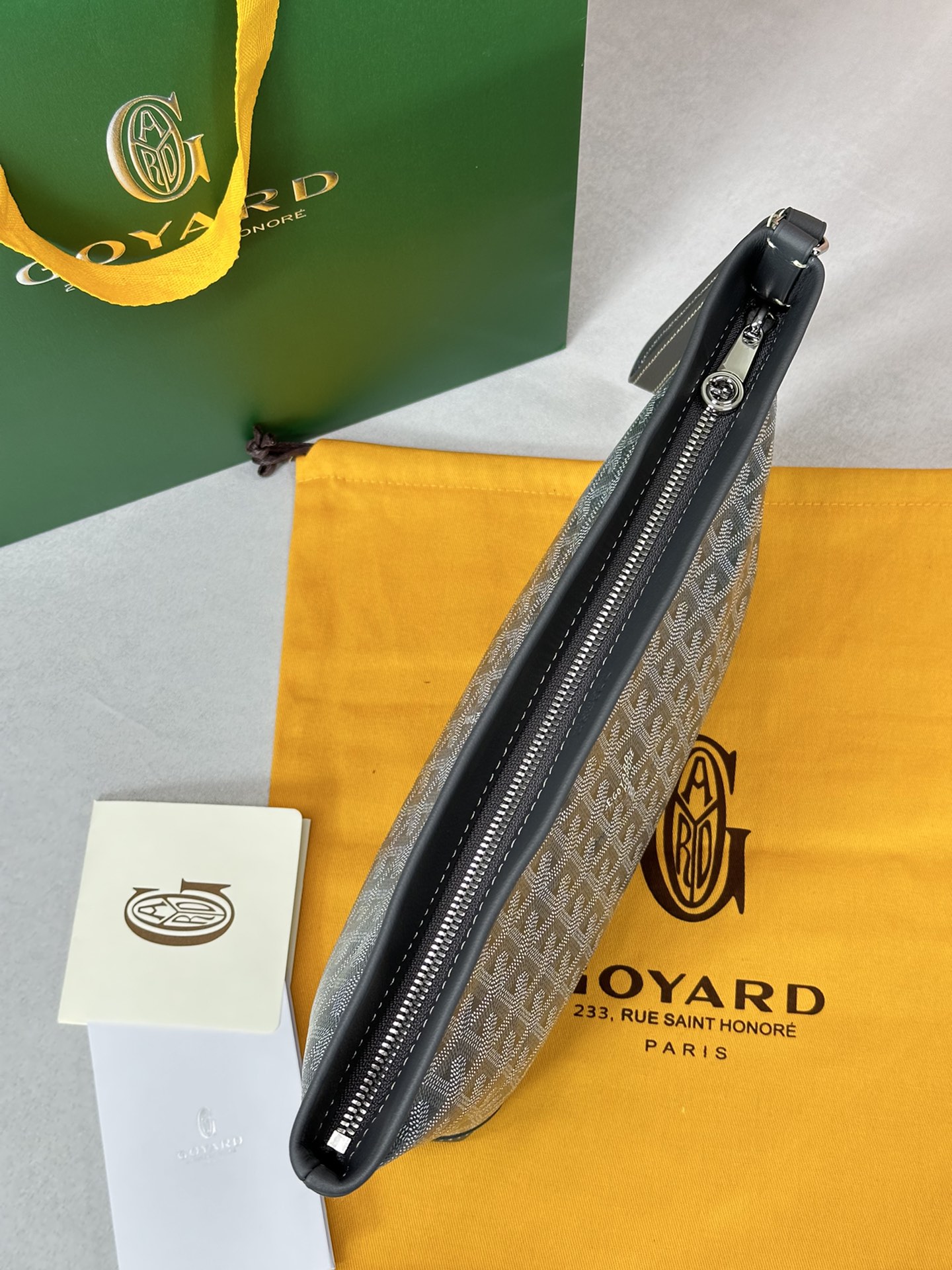 Go*ard conti handbag