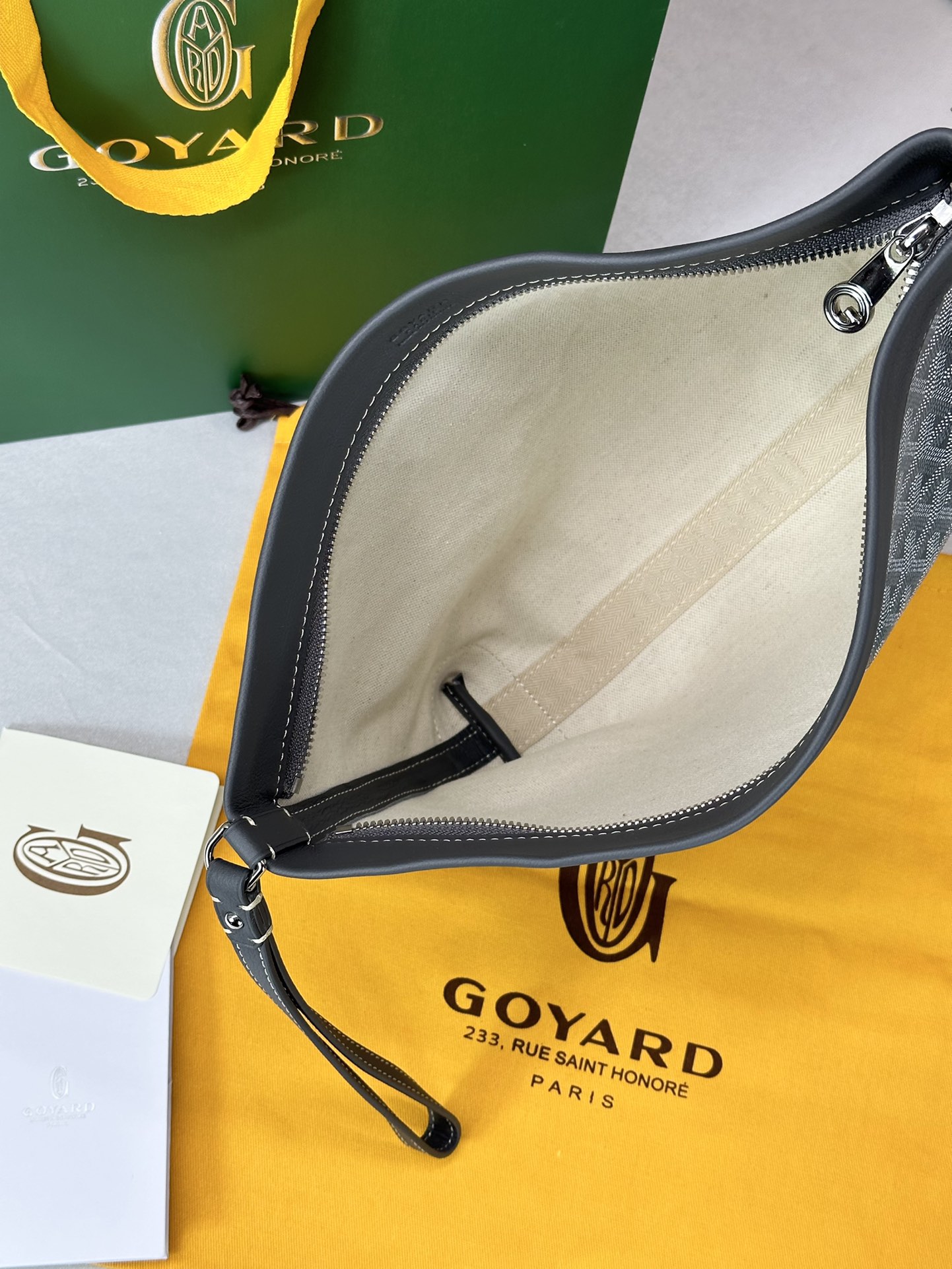 Go*ard conti handbag