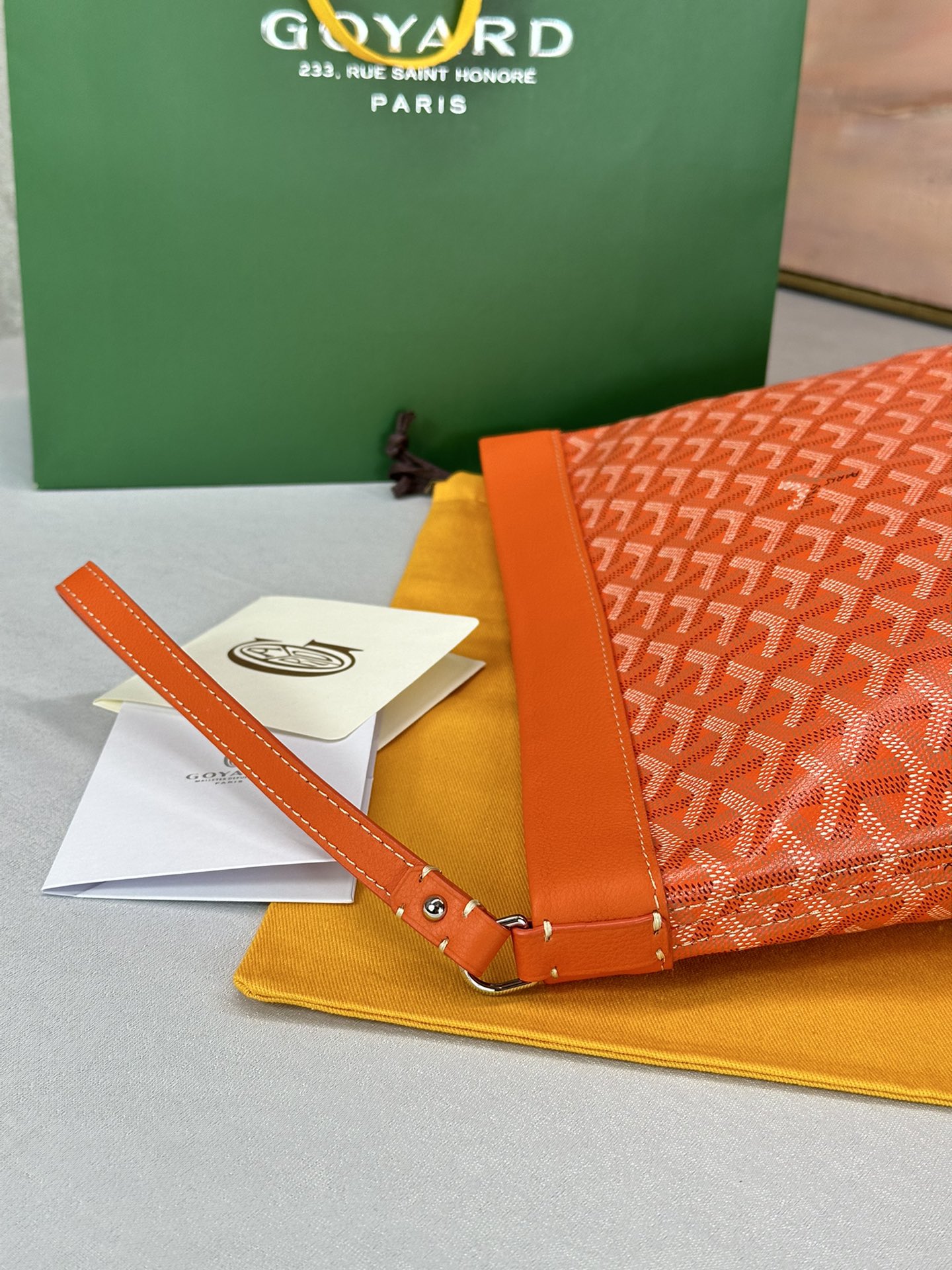 Go*ard conti handbag