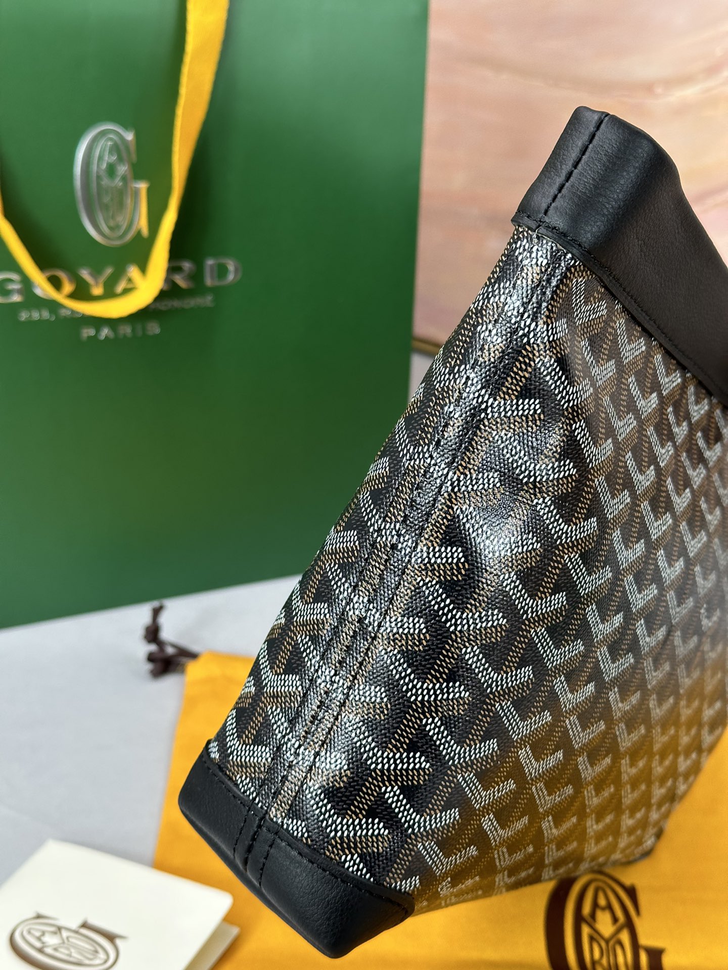 Go*ard conti handbag