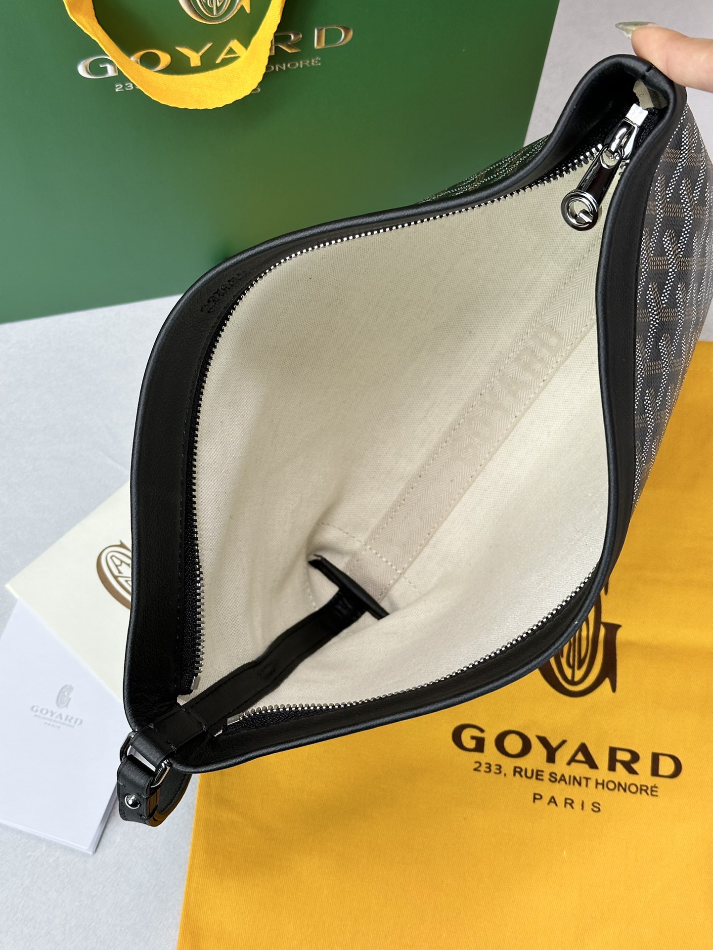 Go*ard conti handbag