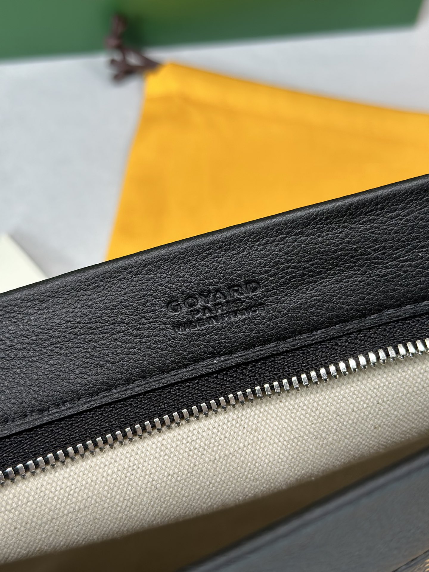 Go*ard conti handbag