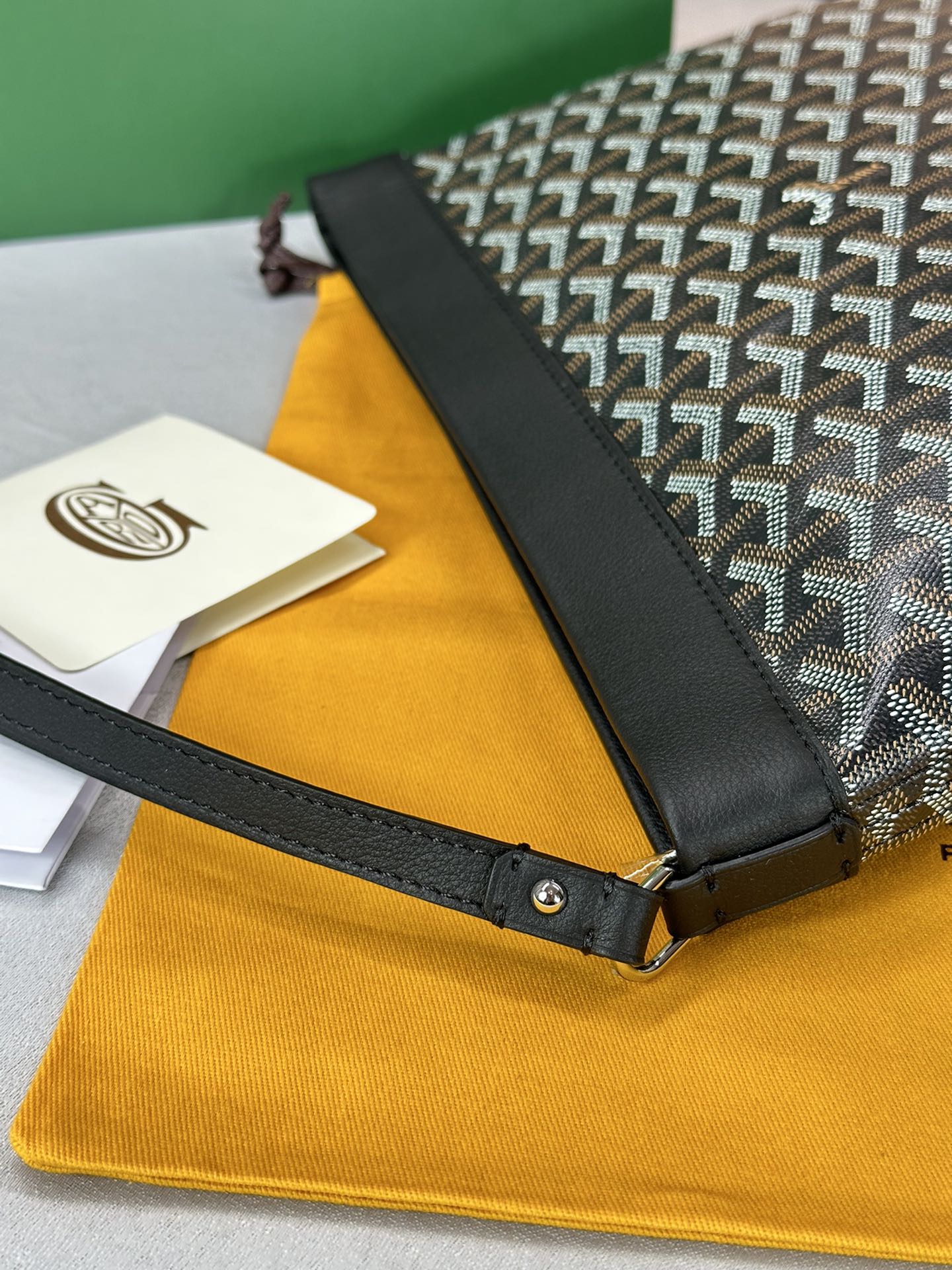 Go*ard conti handbag