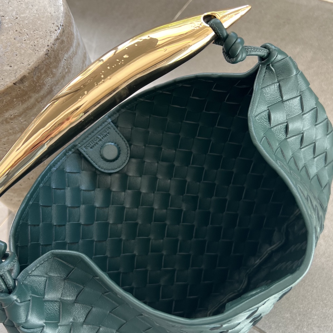 bo*te*ga Ve*ne*ta sardine top handle bag