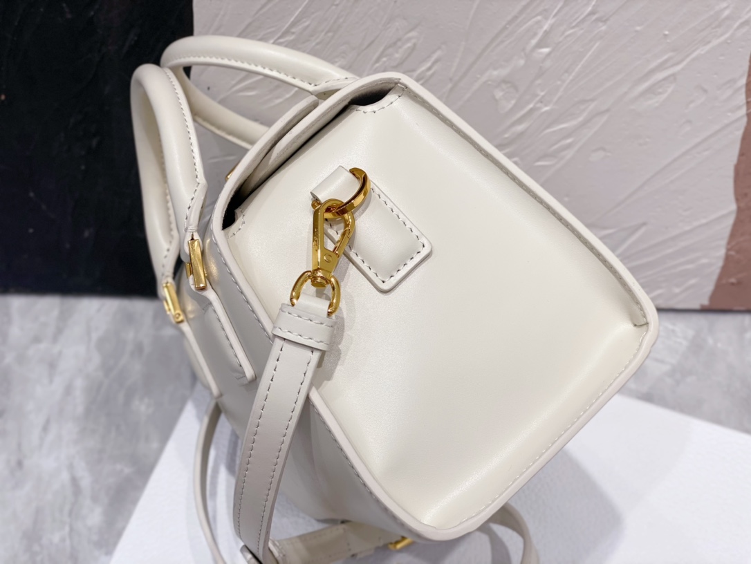 D*or samll boston bag