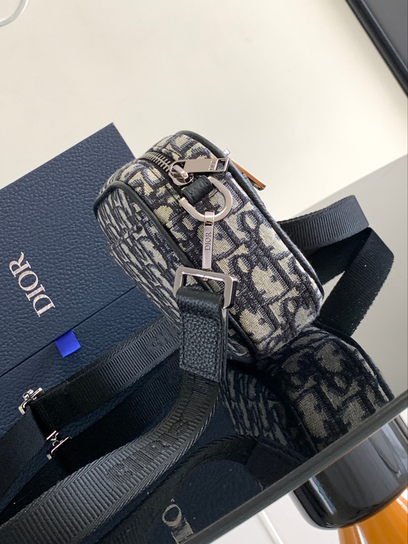 D*or safari bag with strap small