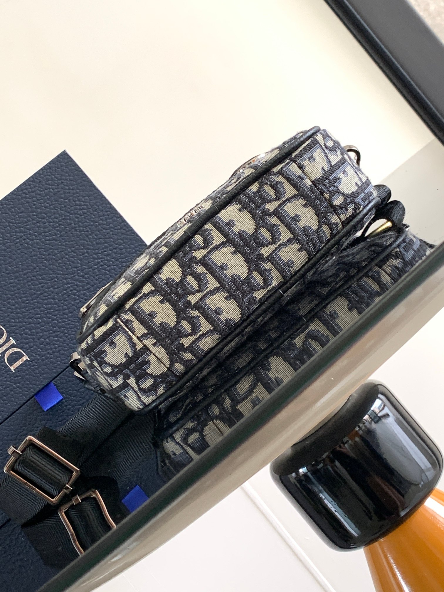 D*or safari bag with strap small
