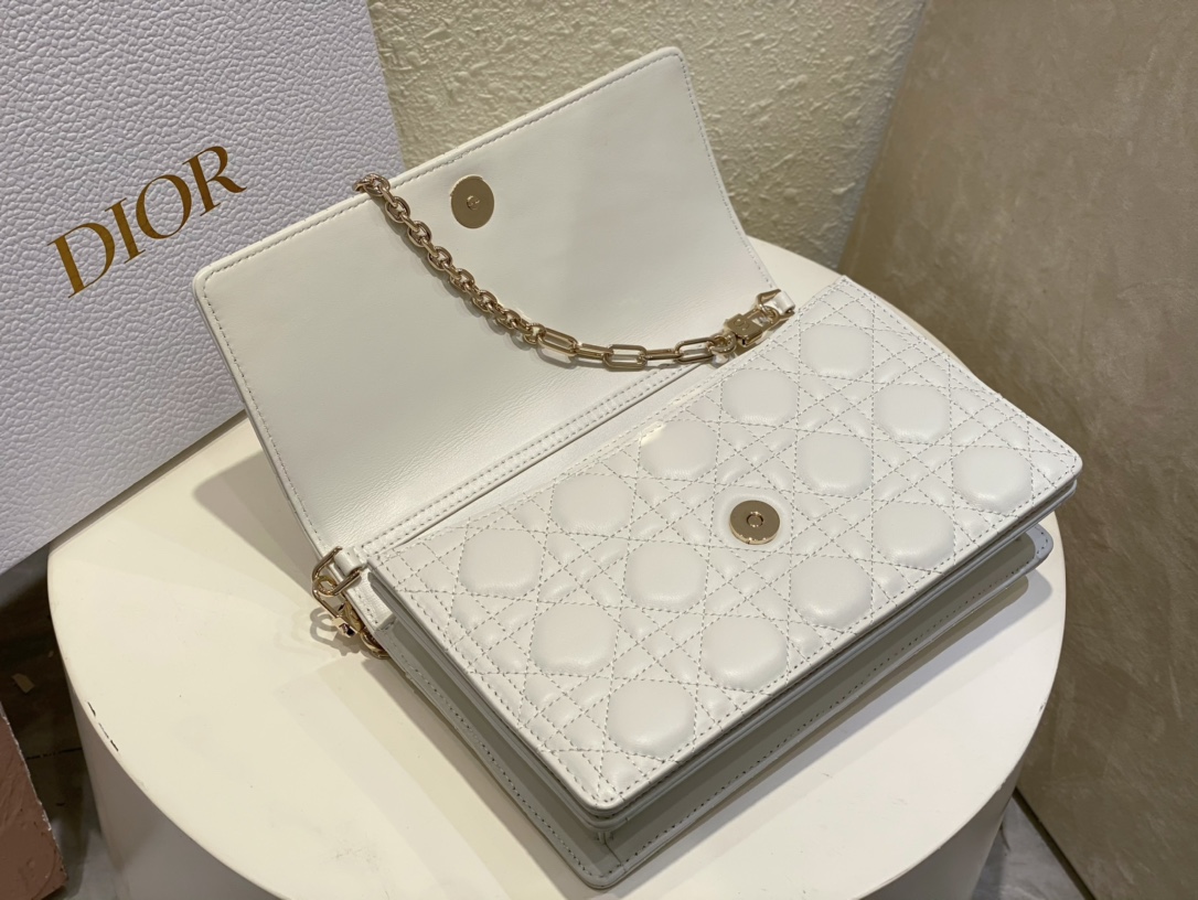miss D*or top handle bag