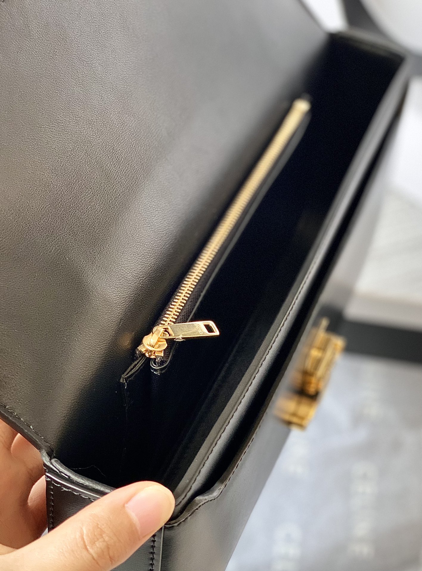 Ce**e triomphe chain bag