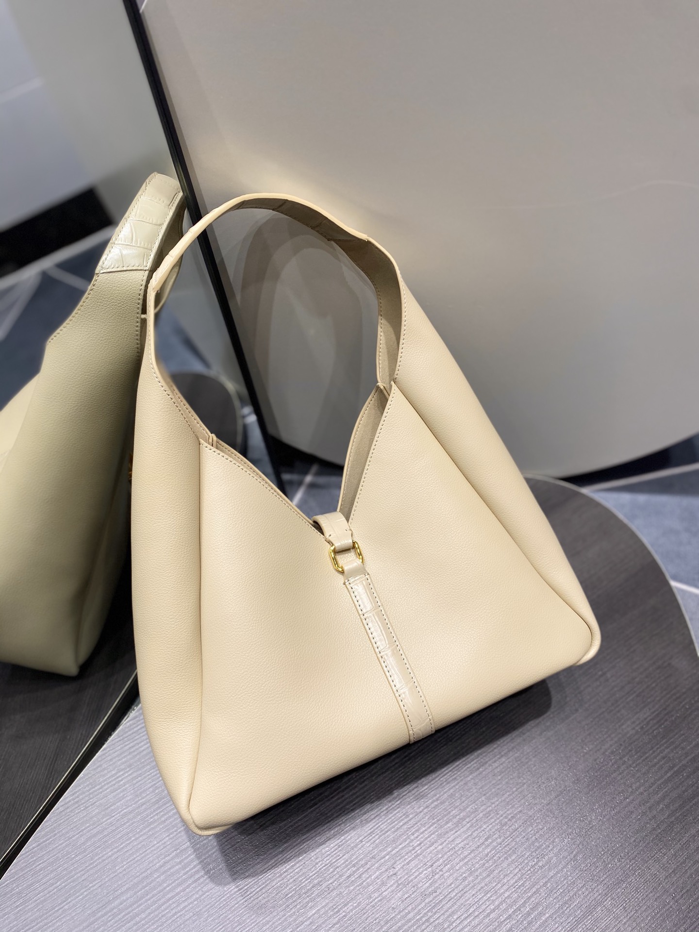 Givenchy G-Hobo  Medium
