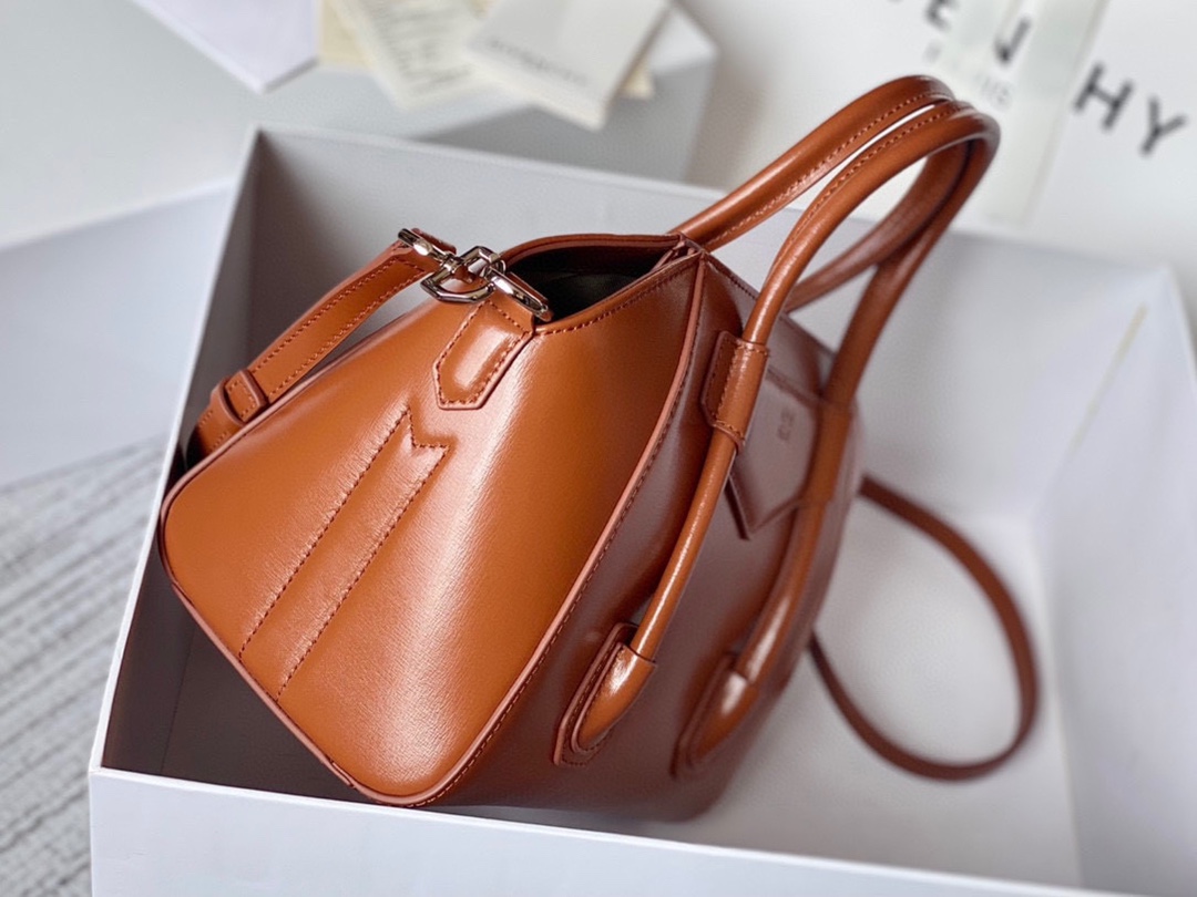 Givenchy Antigona Lock Soft