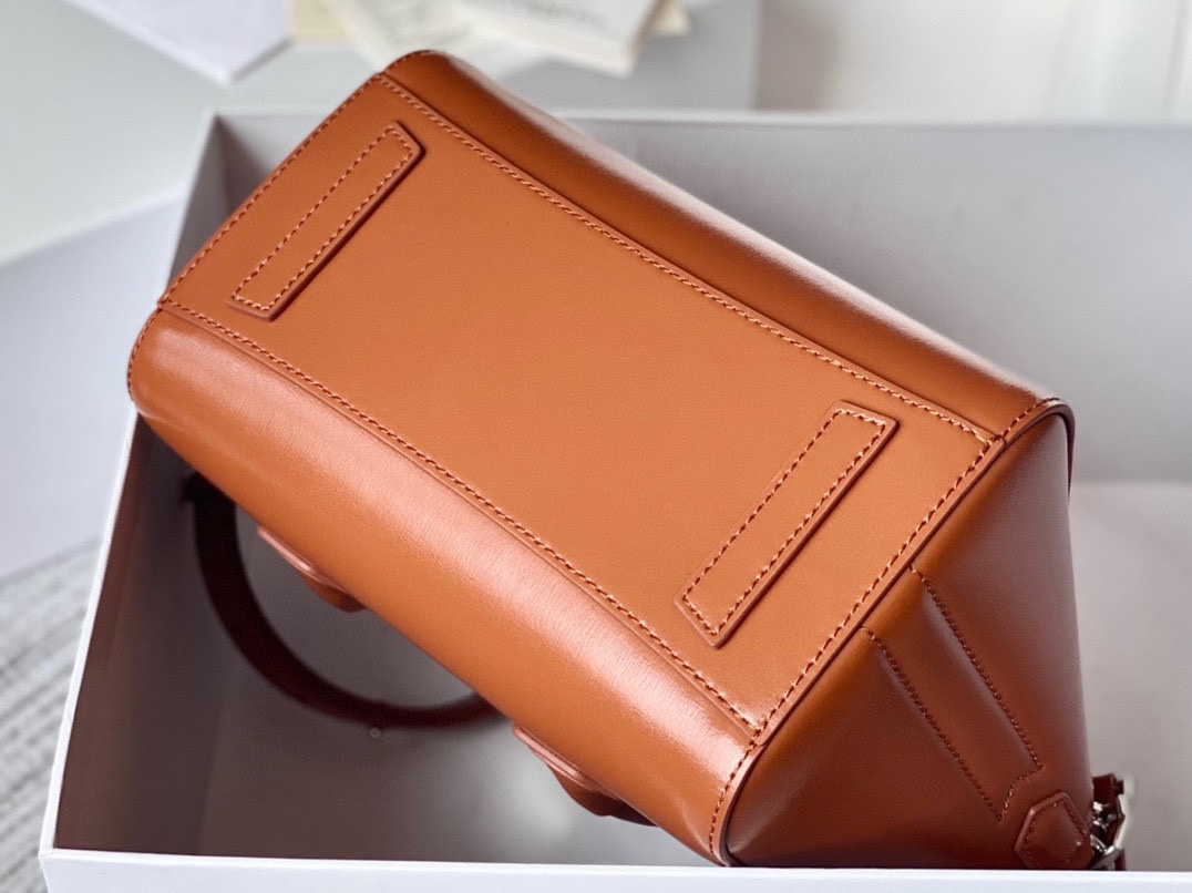 Givenchy Antigona Lock Soft