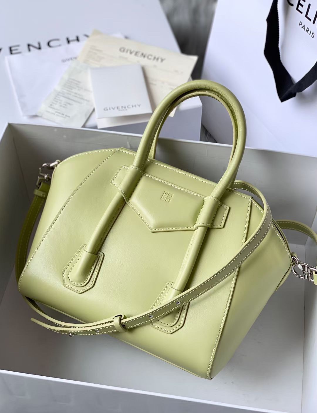 Givenchy Antigona Lock Soft