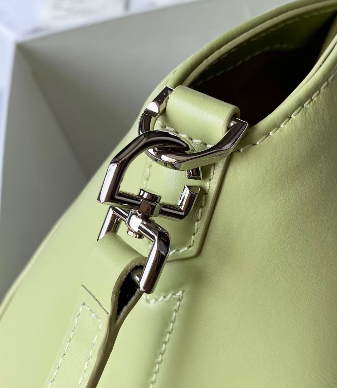 Givenchy Antigona Lock Soft