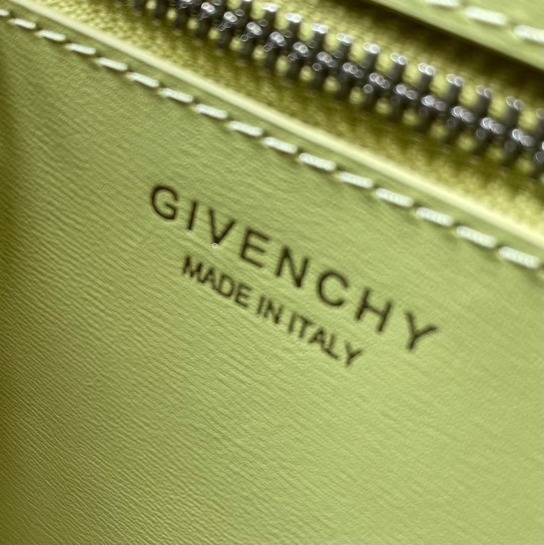 Givenchy Antigona Lock Soft