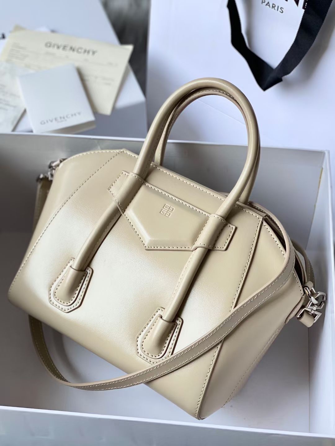 Givenchy Antigona Lock Soft
