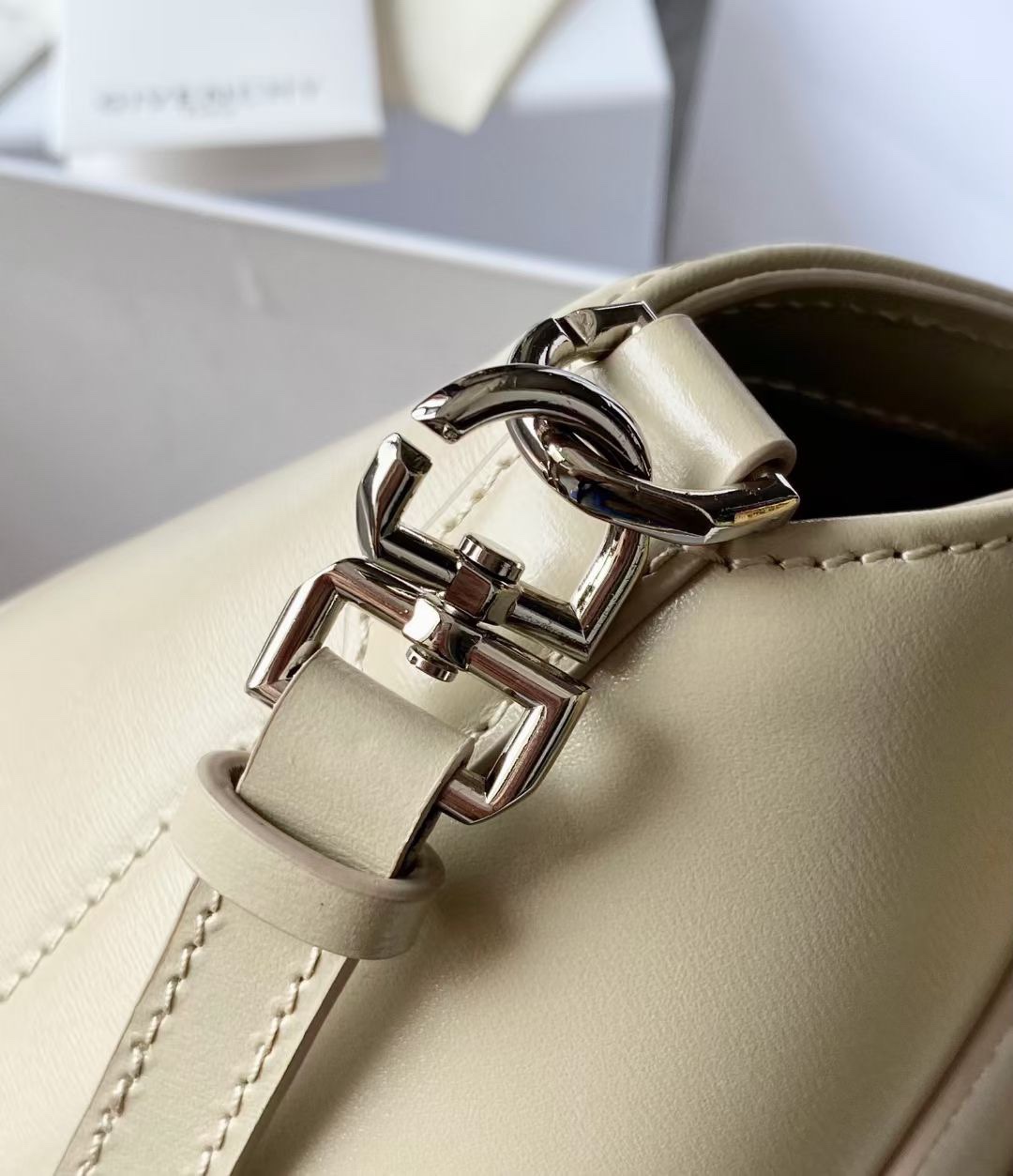Givenchy Antigona Lock Soft