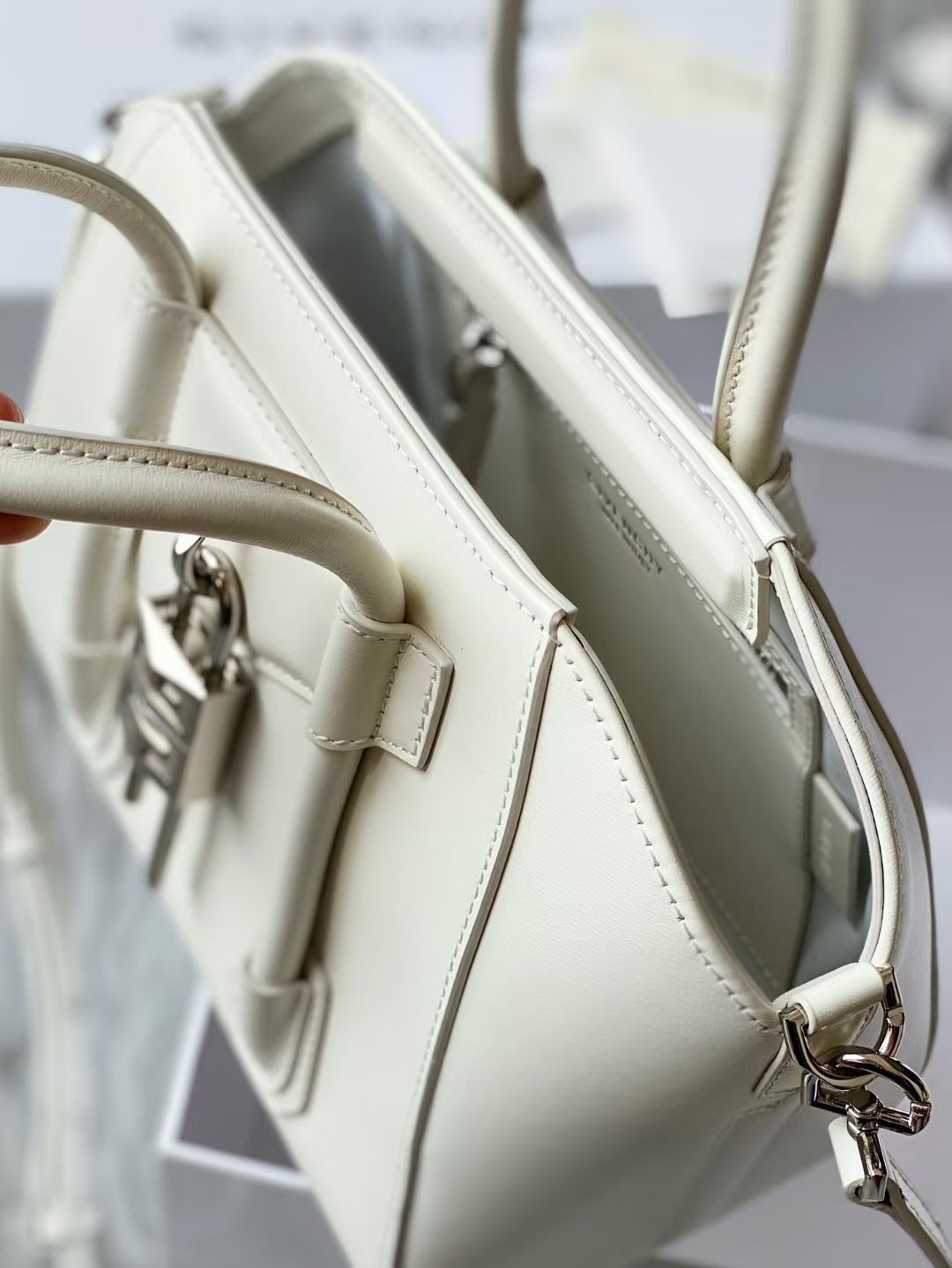 Givenchy Antigona Lock Soft