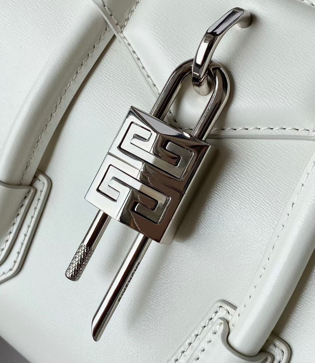 Givenchy Antigona Lock Soft