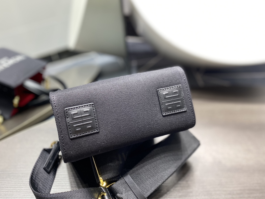 Givenchy Cabas G-tote Mini