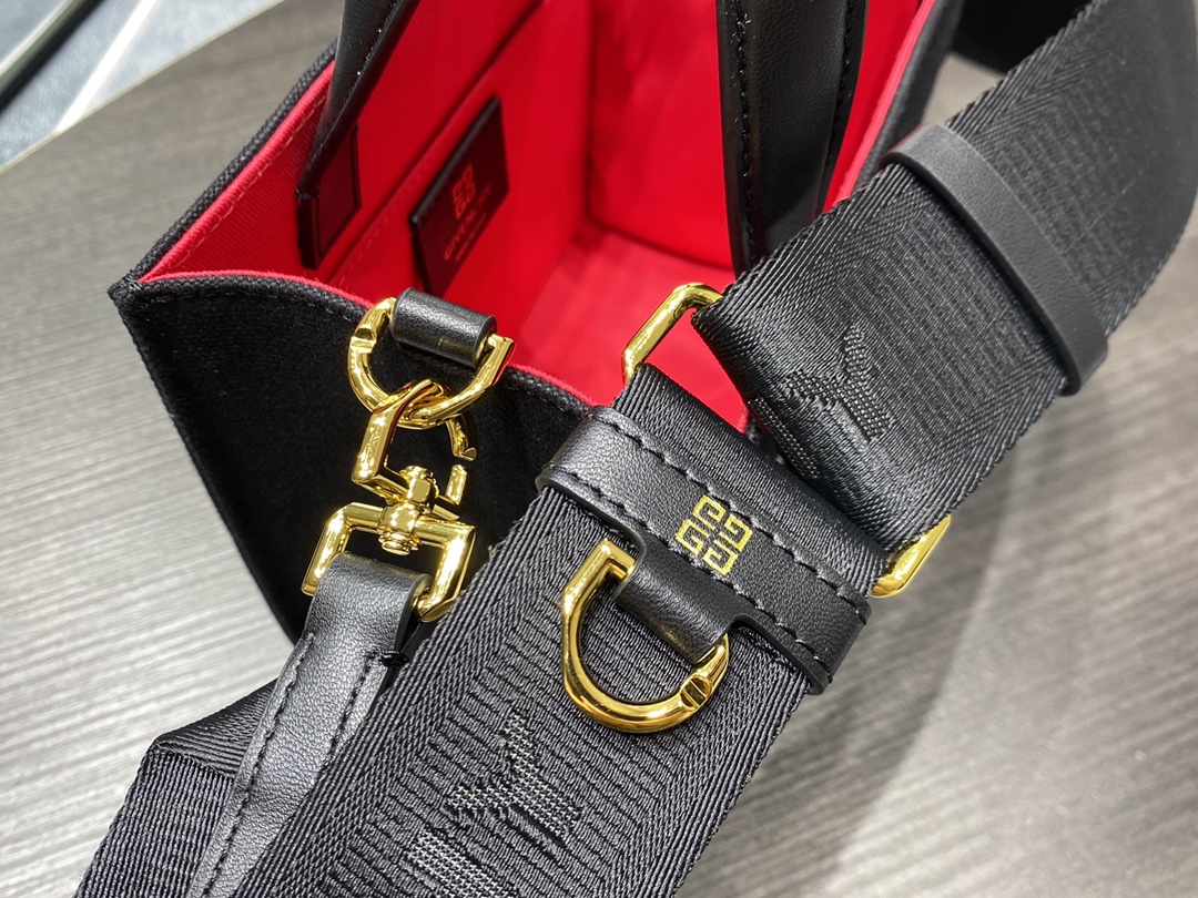 Givenchy Cabas G-tote Mini