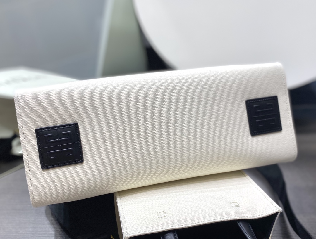 Givenchy Cabas G-tote Medium