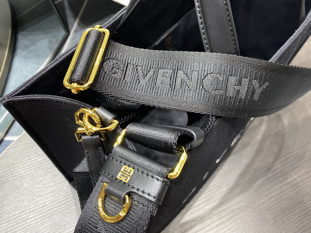 Givenchy Cabas G-tote Medium