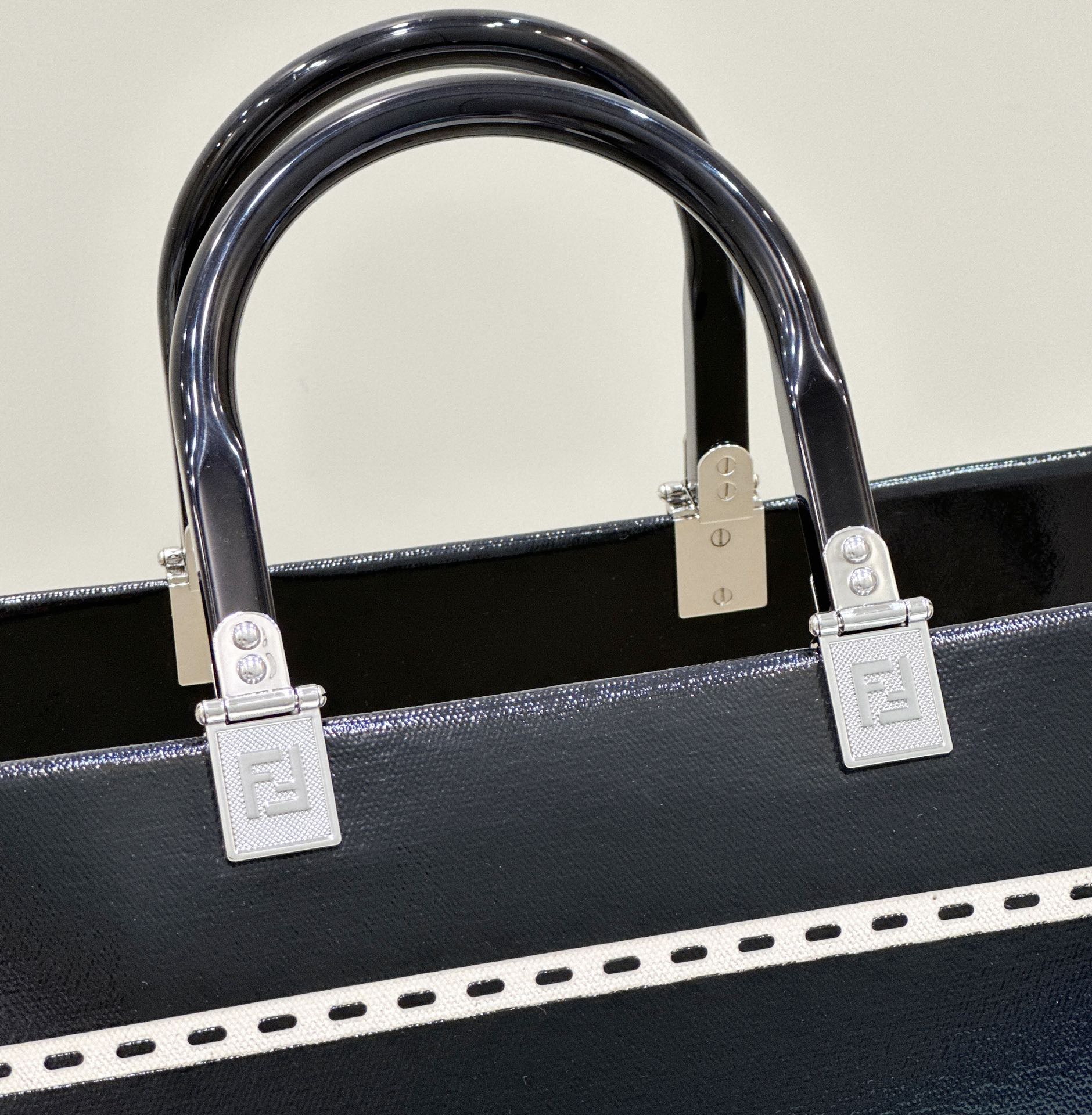 F**di medium sunshine shopper