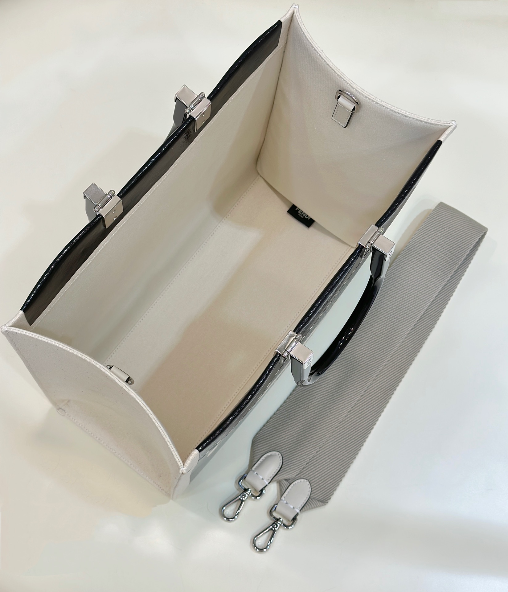 F**di medium sunshine shopper