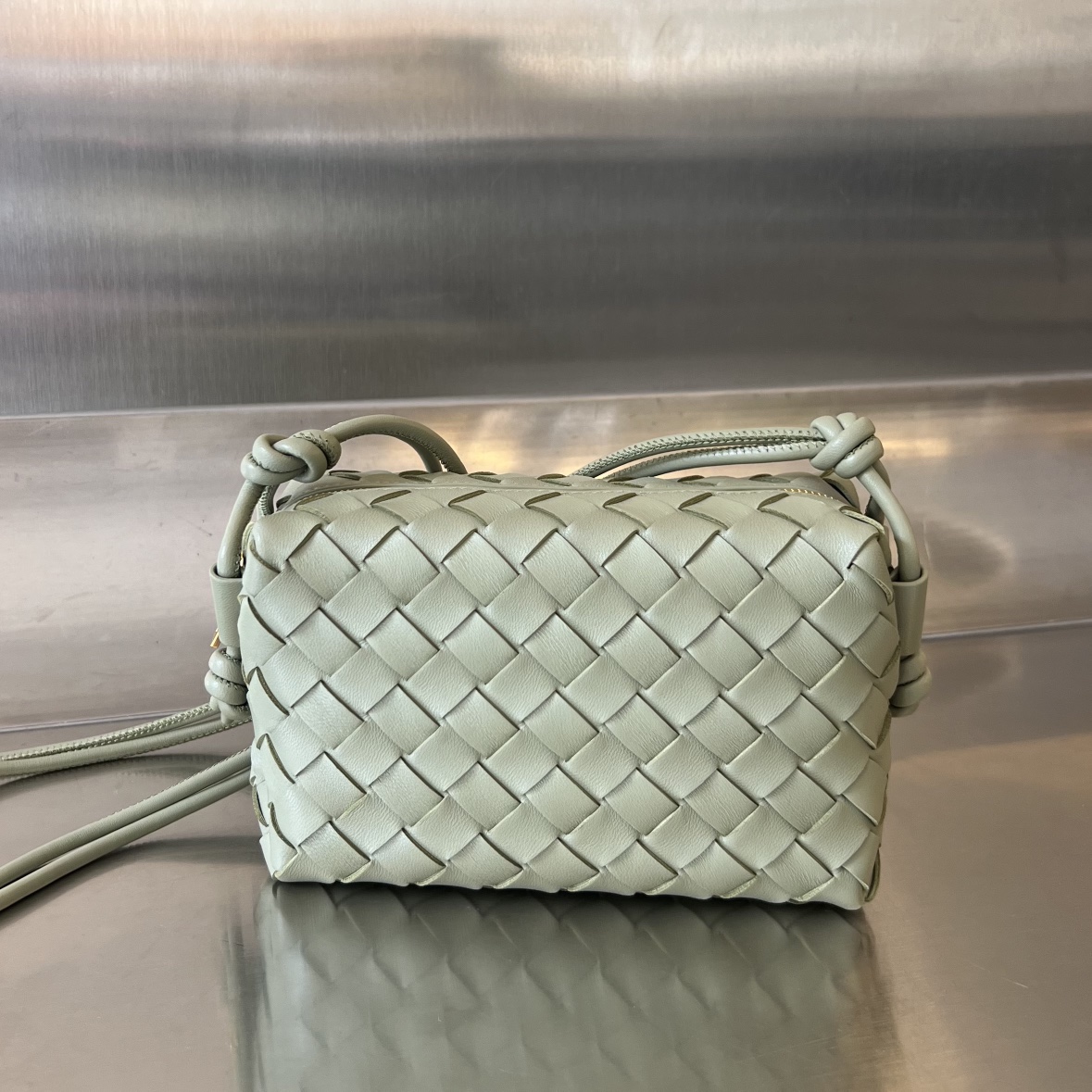 bo*te*ga Ve*ne*ta mini loop camera bag