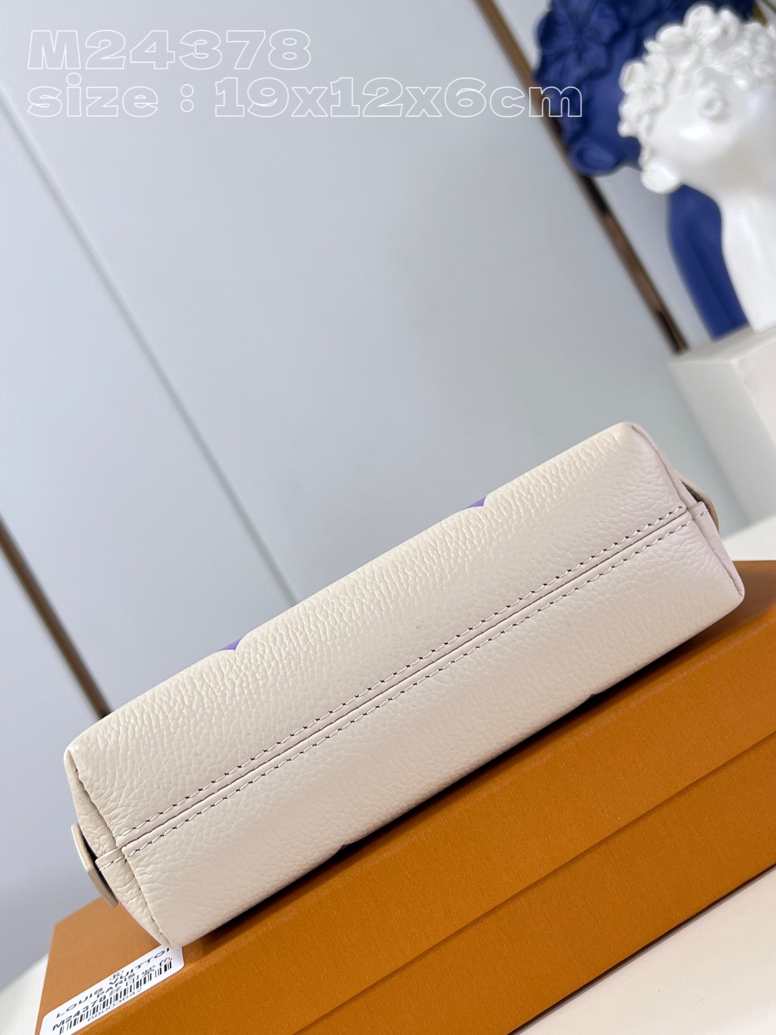 l**is V*t*n pochette cosmetique handbag