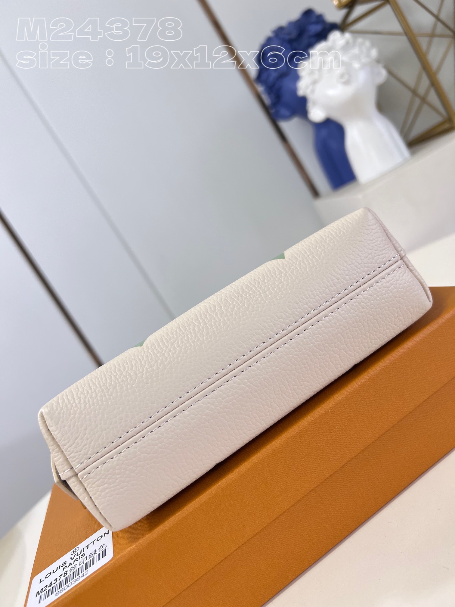 l**is V*t*n pochette cosmetique handbag