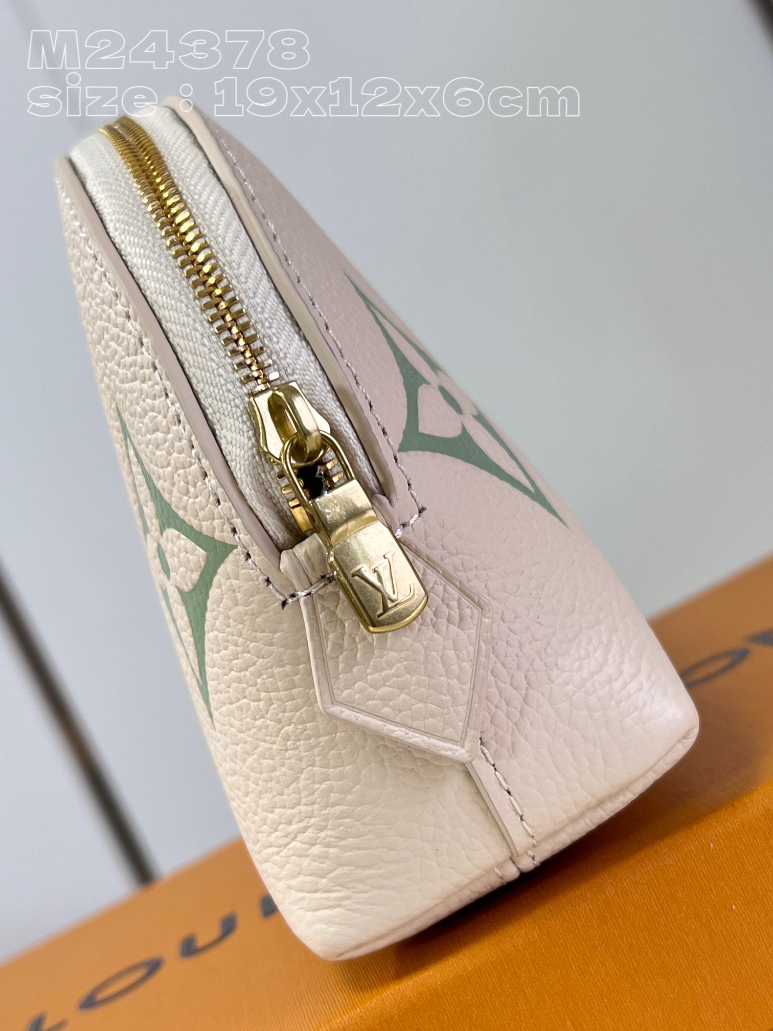 l**is V*t*n pochette cosmetique handbag