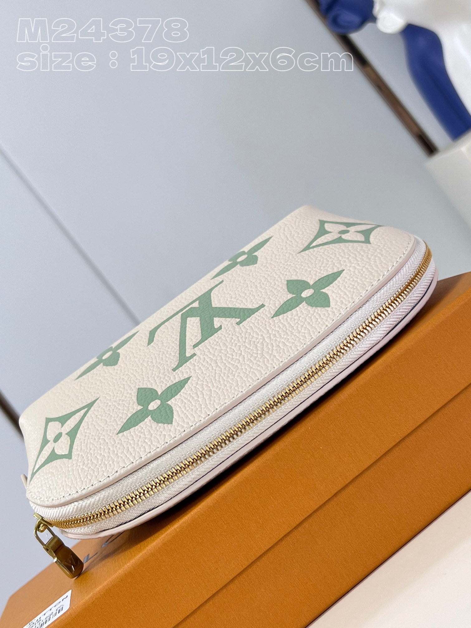 l**is V*t*n pochette cosmetique handbag