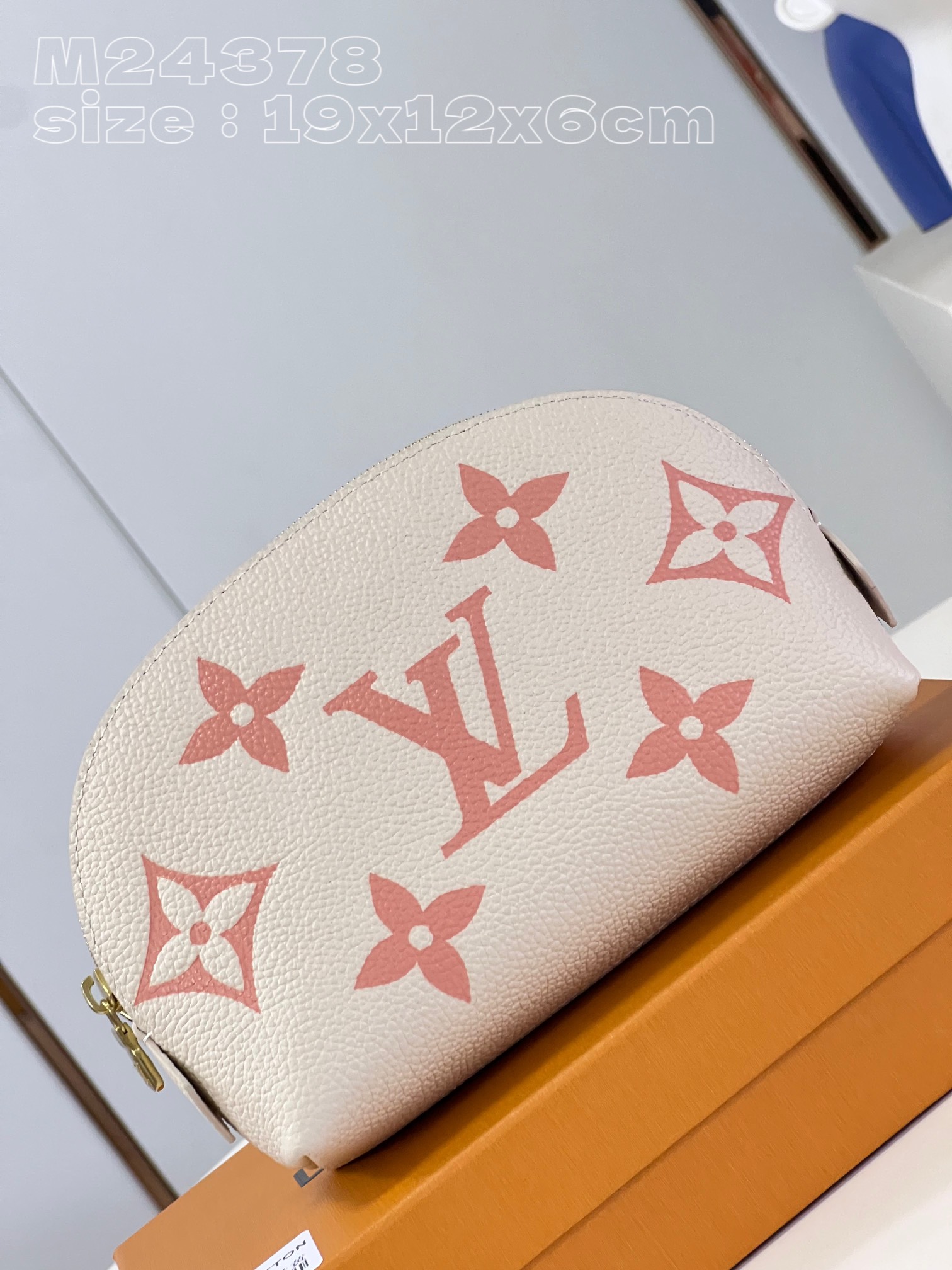 l**is V*t*n pochette cosmetique handbag
