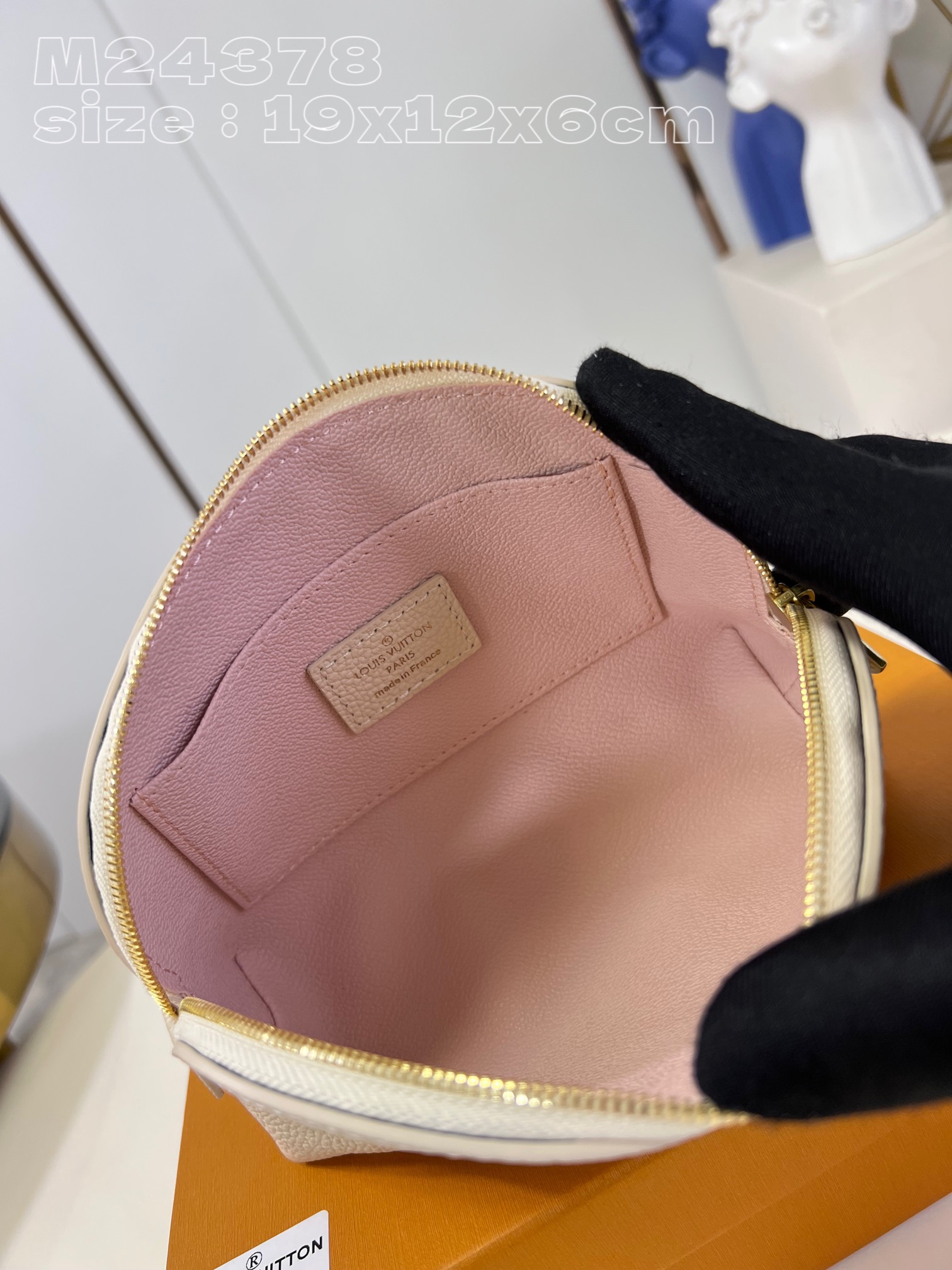 l**is V*t*n pochette cosmetique handbag