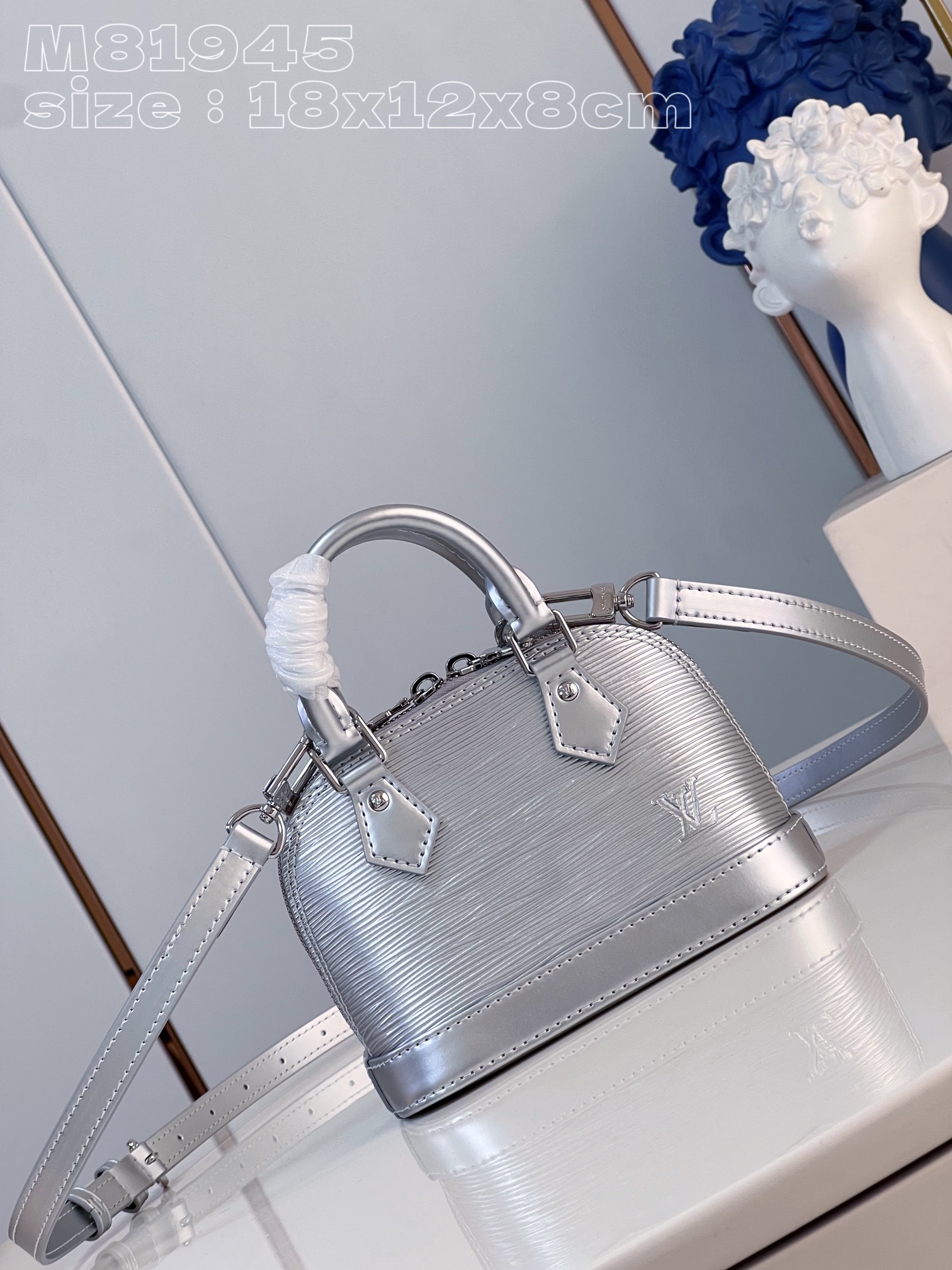 l**is V*t*n nano alma bag