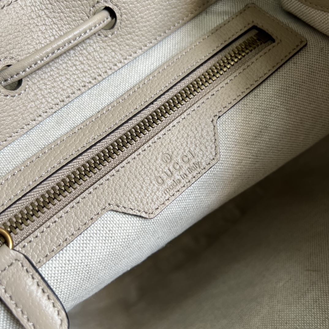 G*u*i backpack with interlocking g