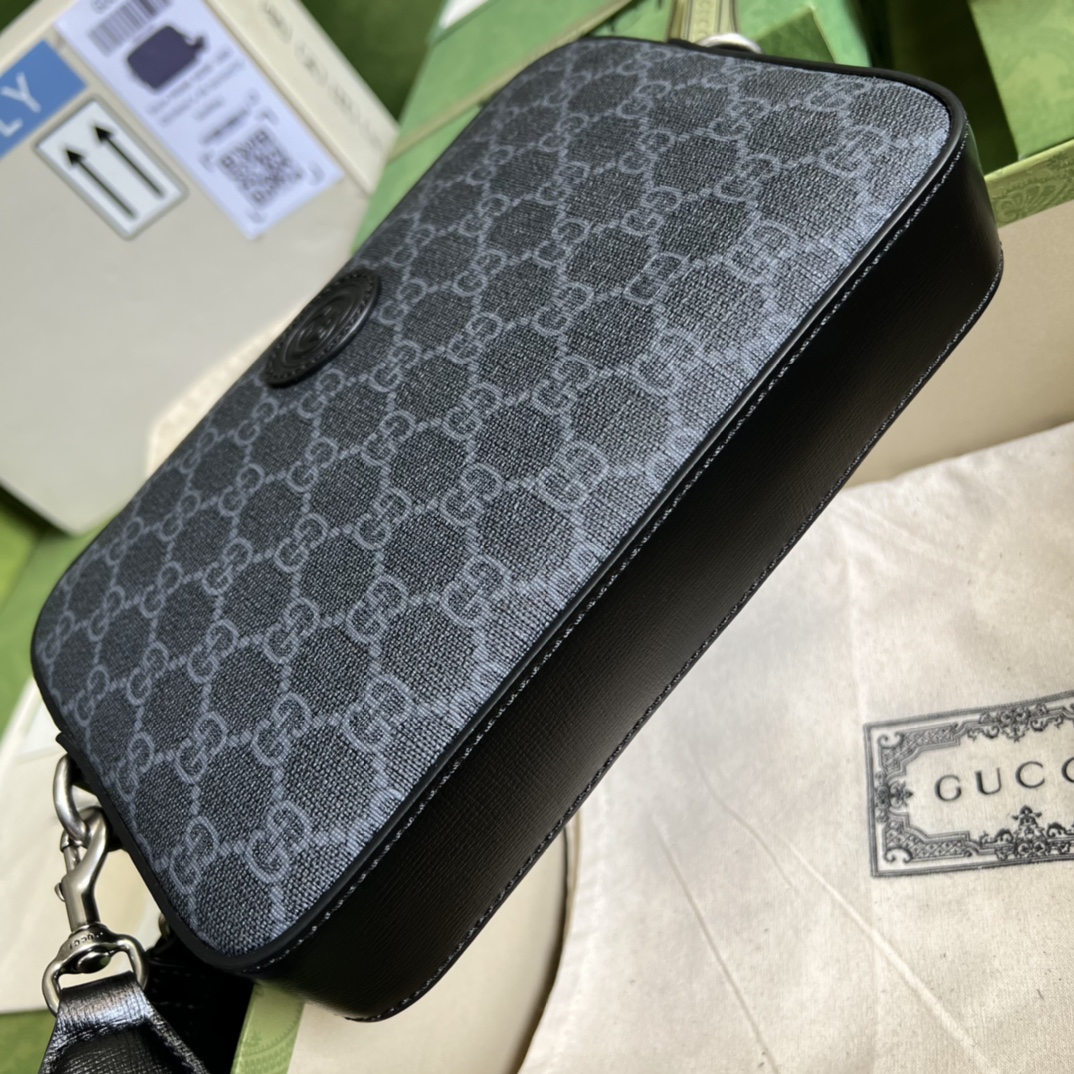 G*u*i crossbody bag with interlocking g