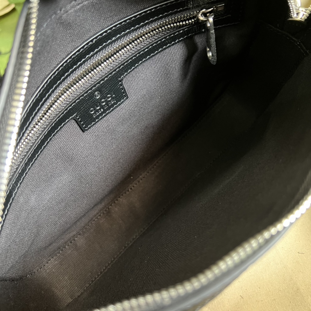 G*u*i crossbody bag with interlocking g