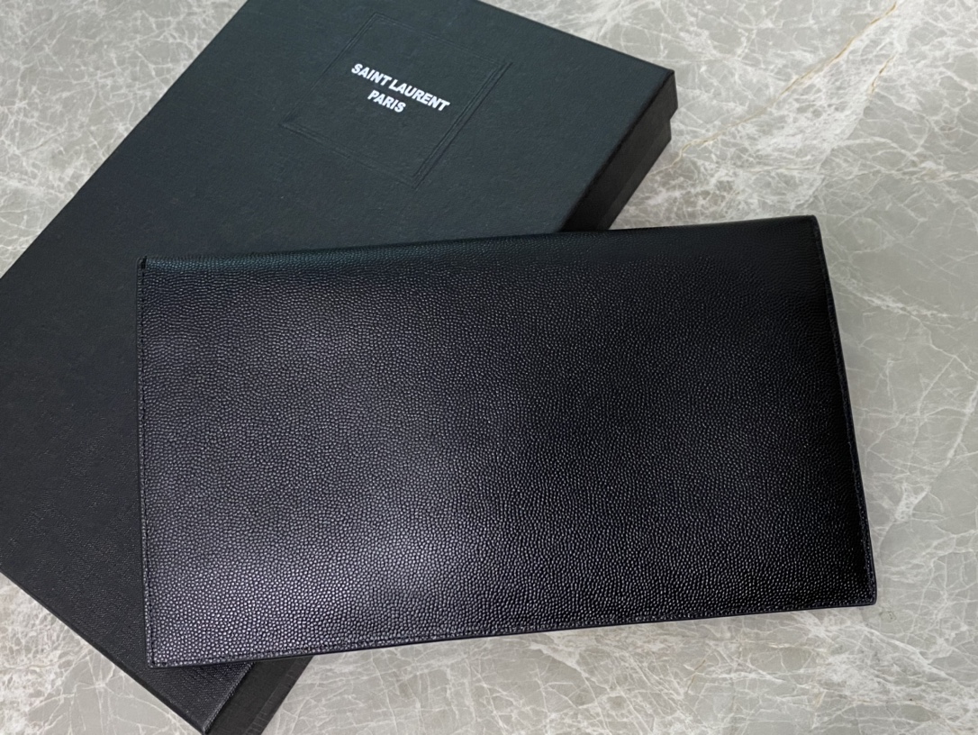 YSL Uptown