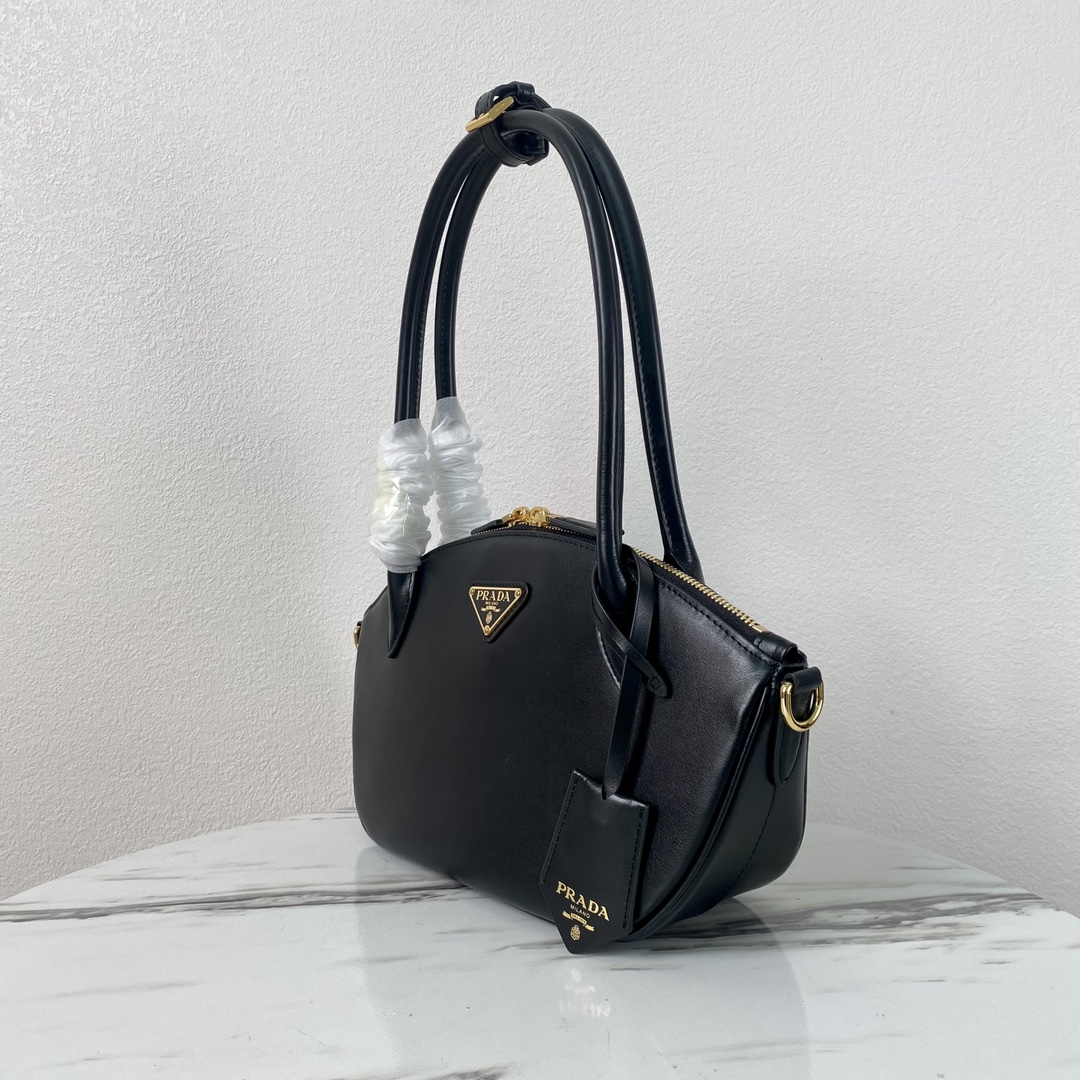 Pra*a black small leather handbag
